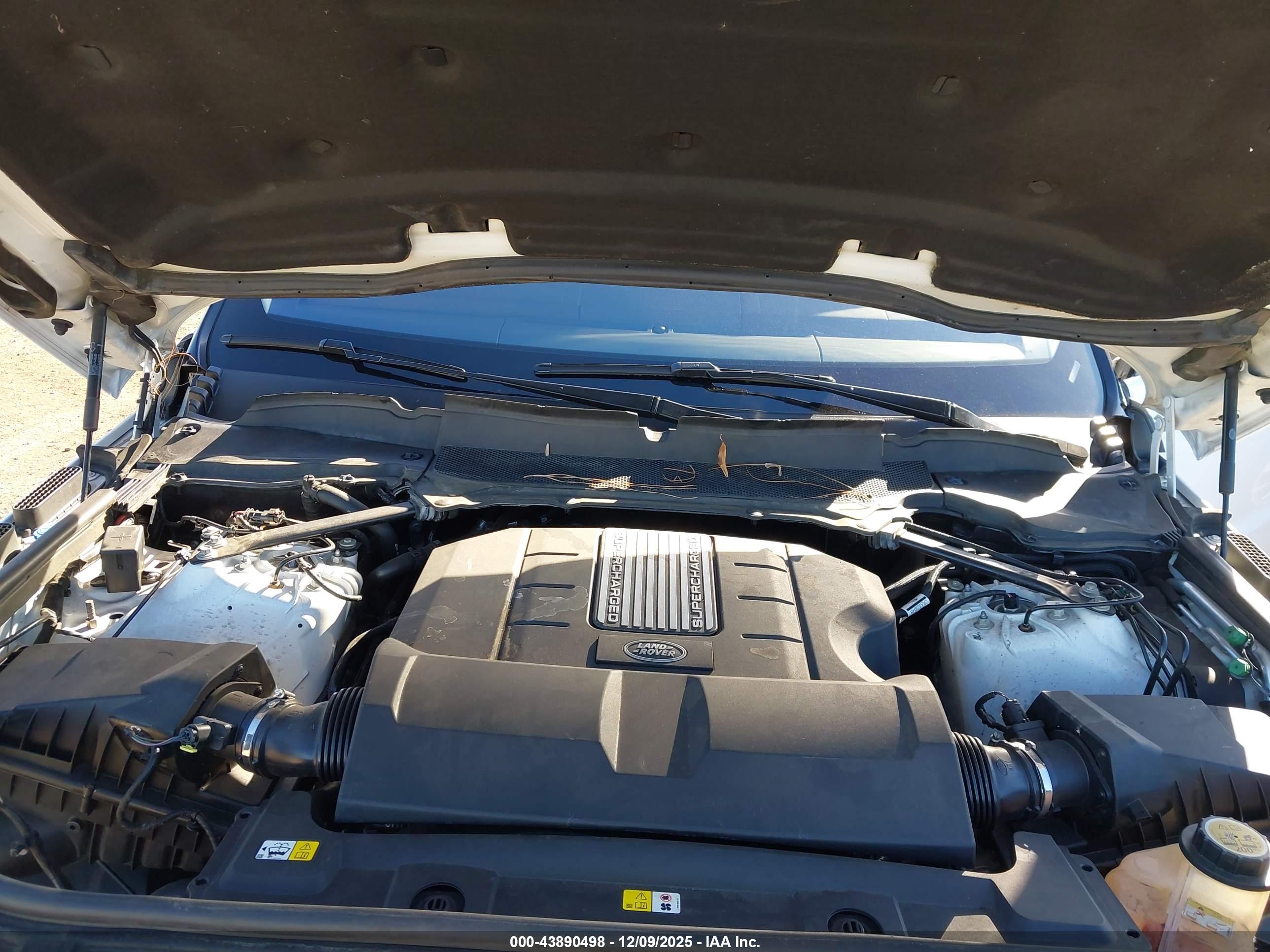LAND ROVER image 10