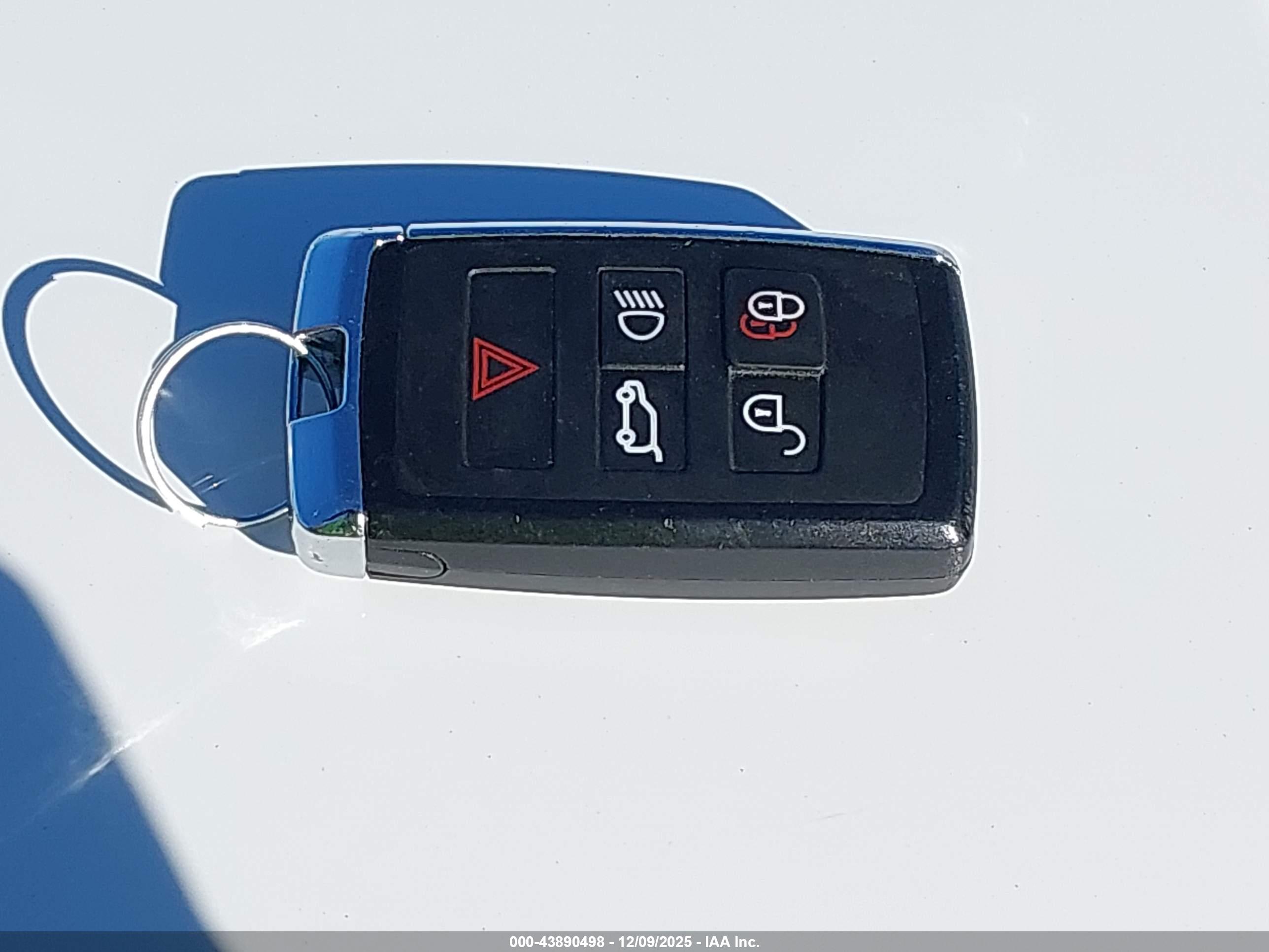 LAND ROVER image 11