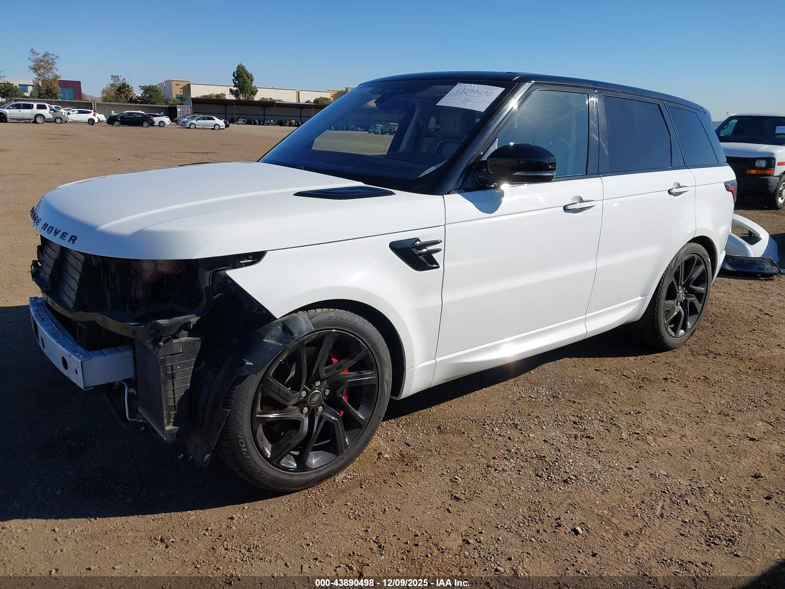 LAND ROVER image 2
