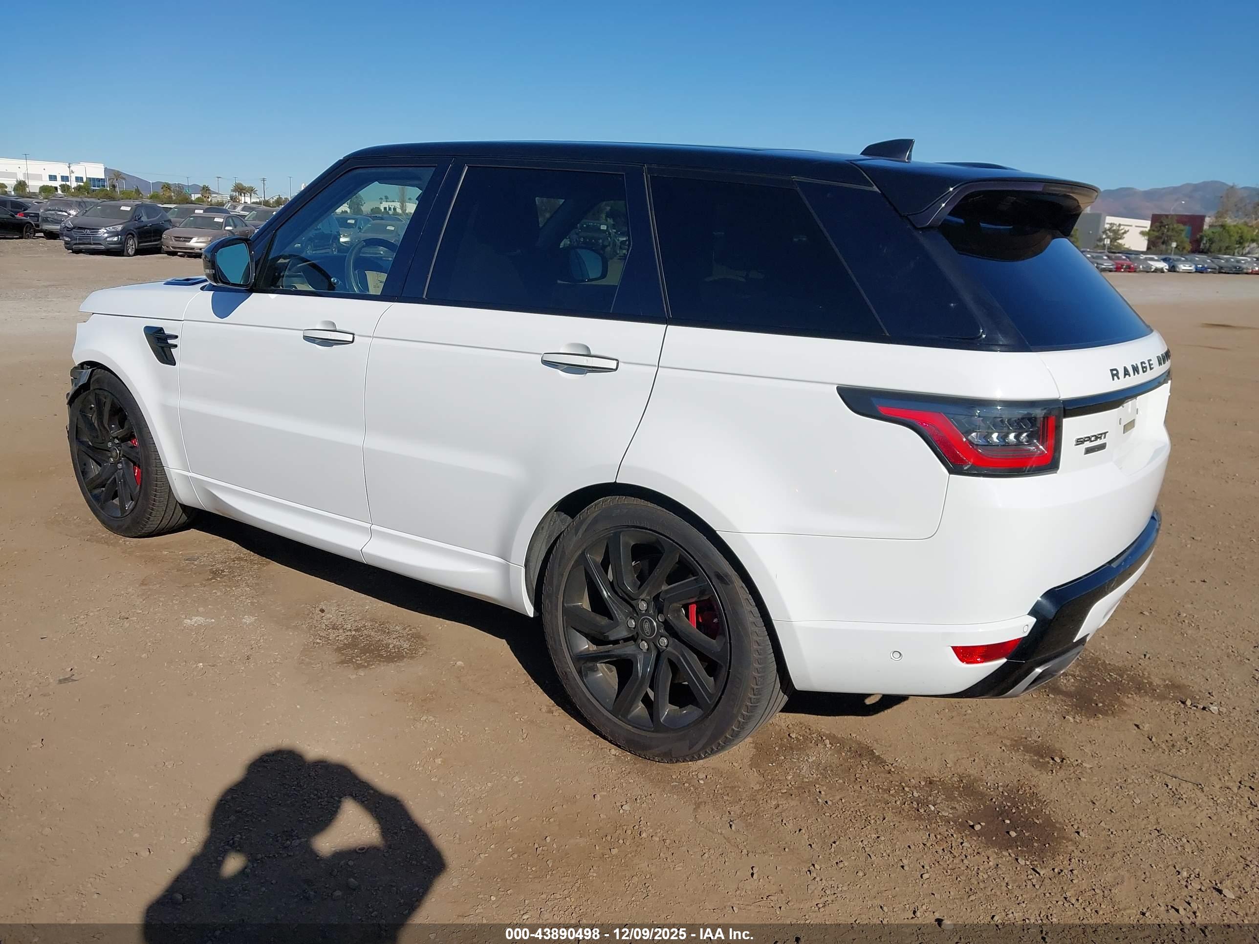LAND ROVER image 3