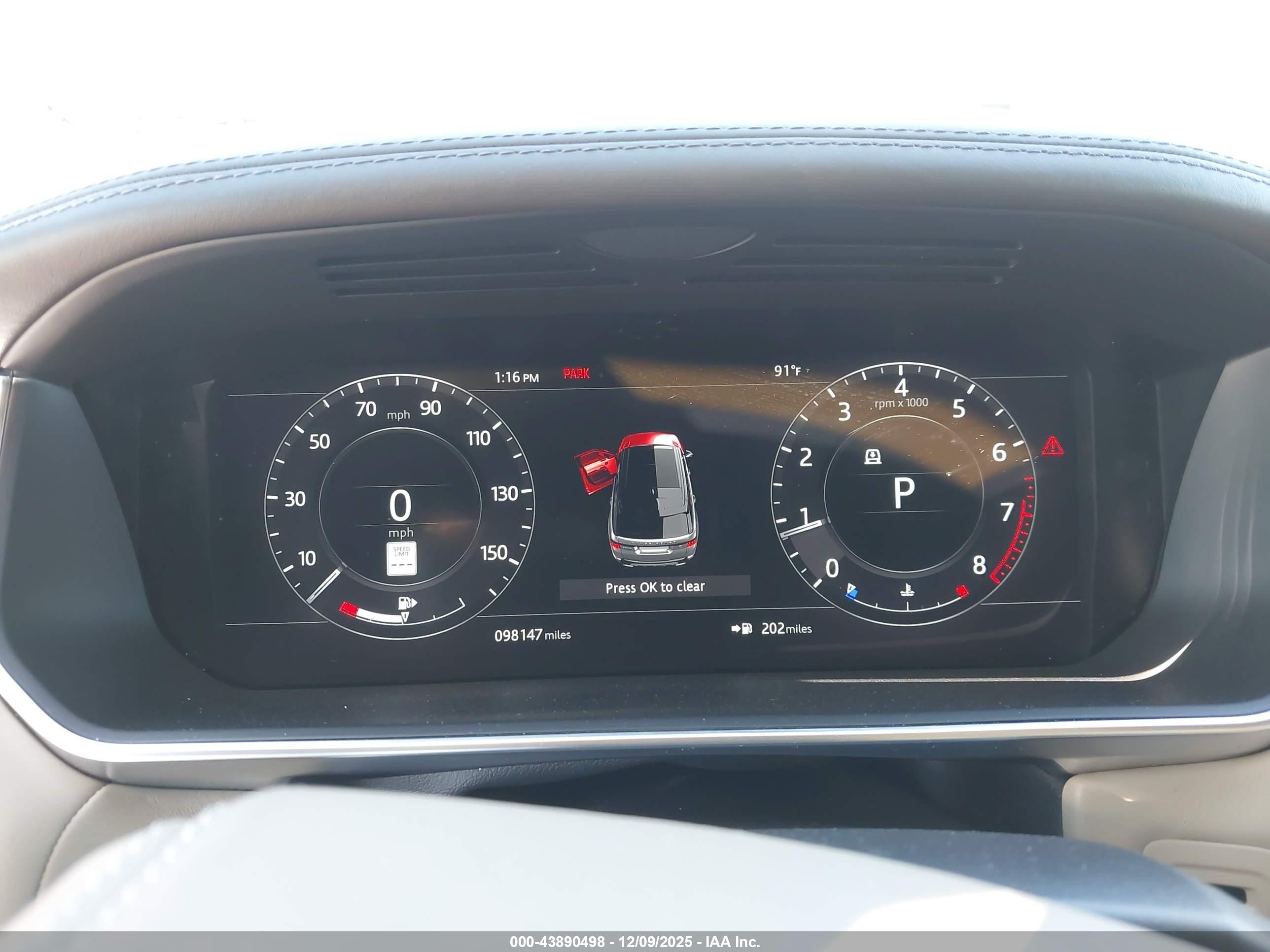 LAND ROVER image 7