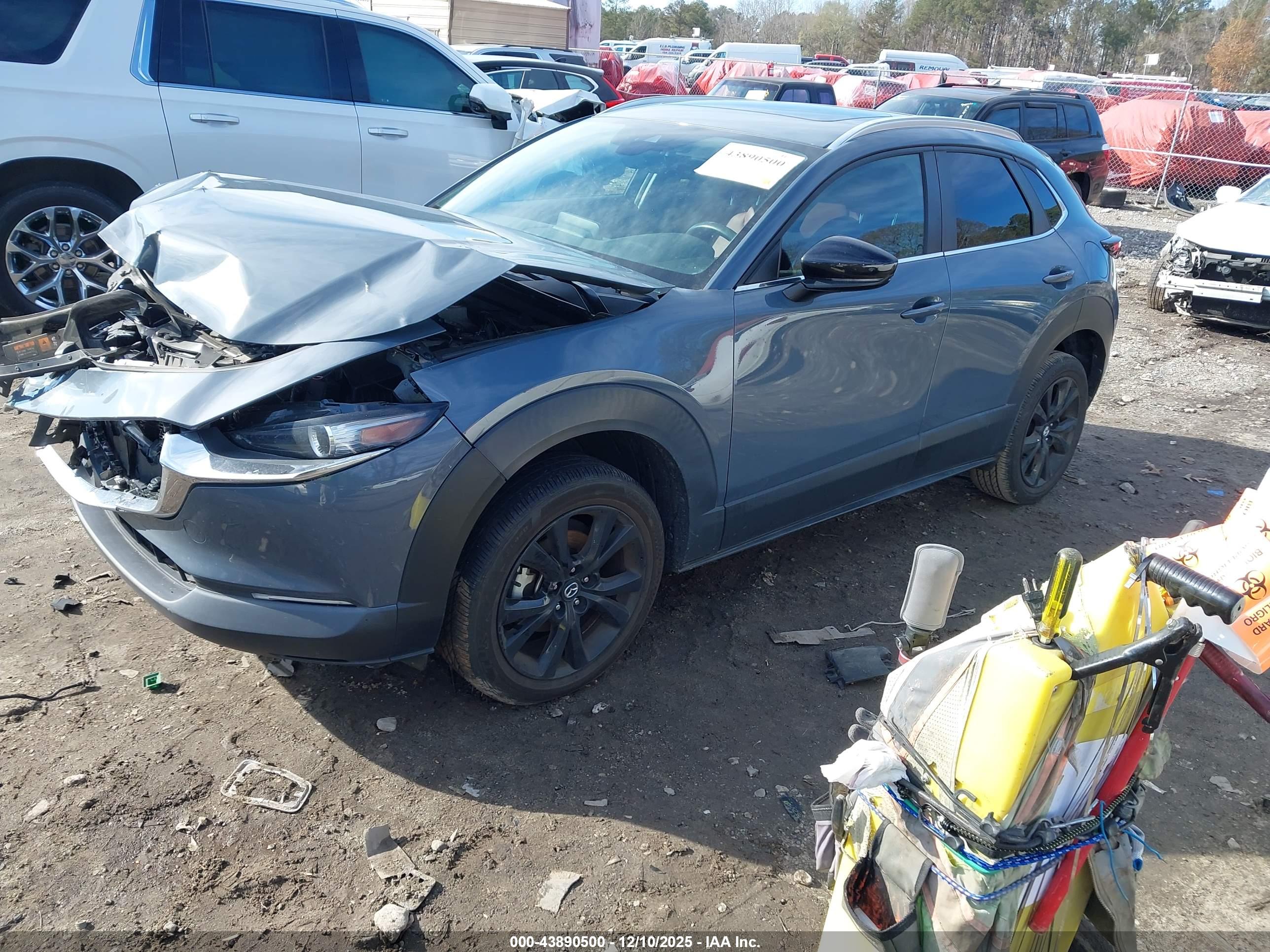 MAZDA CX-30 image 2