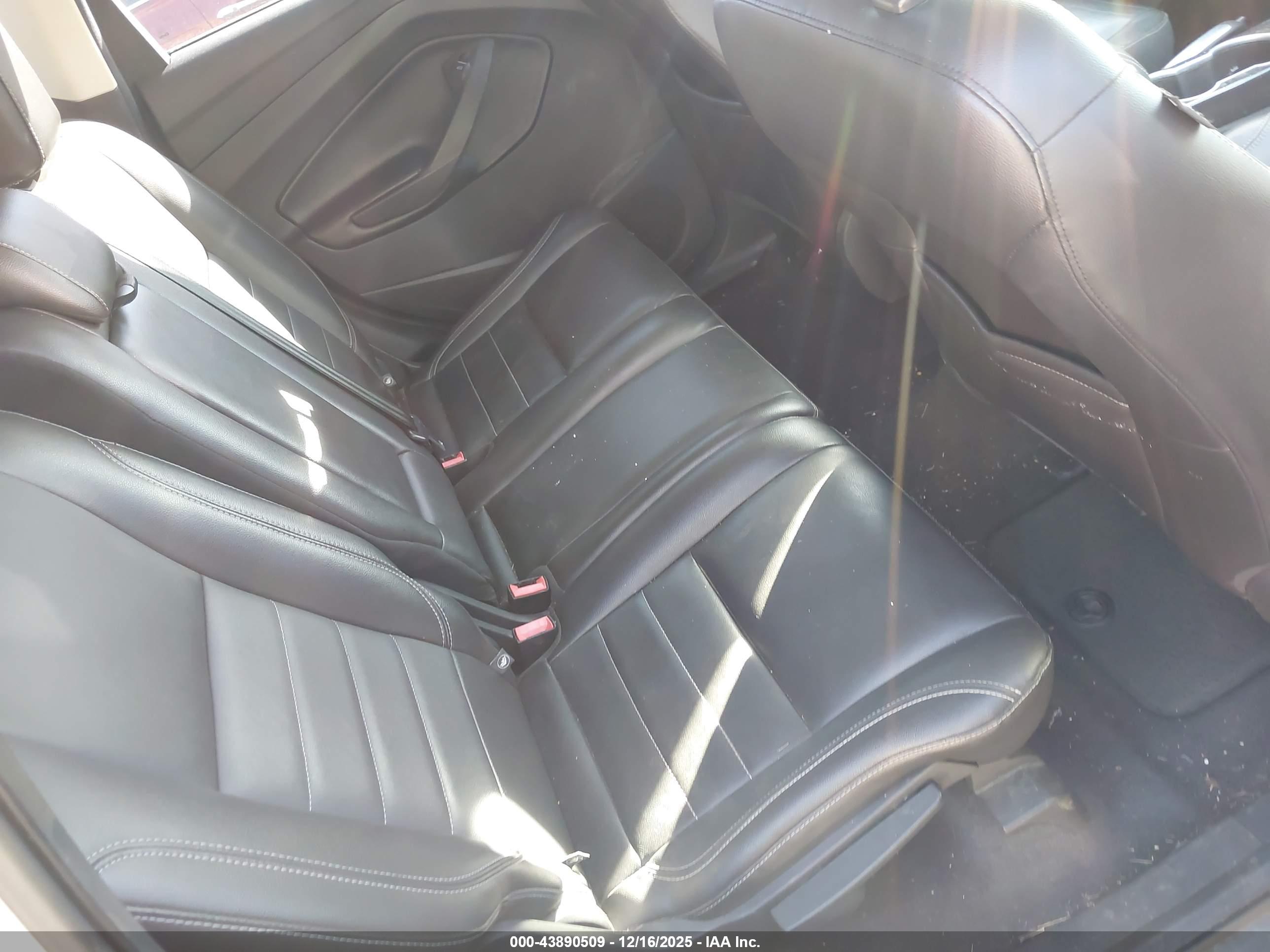 FORD ESCAPE image 8
