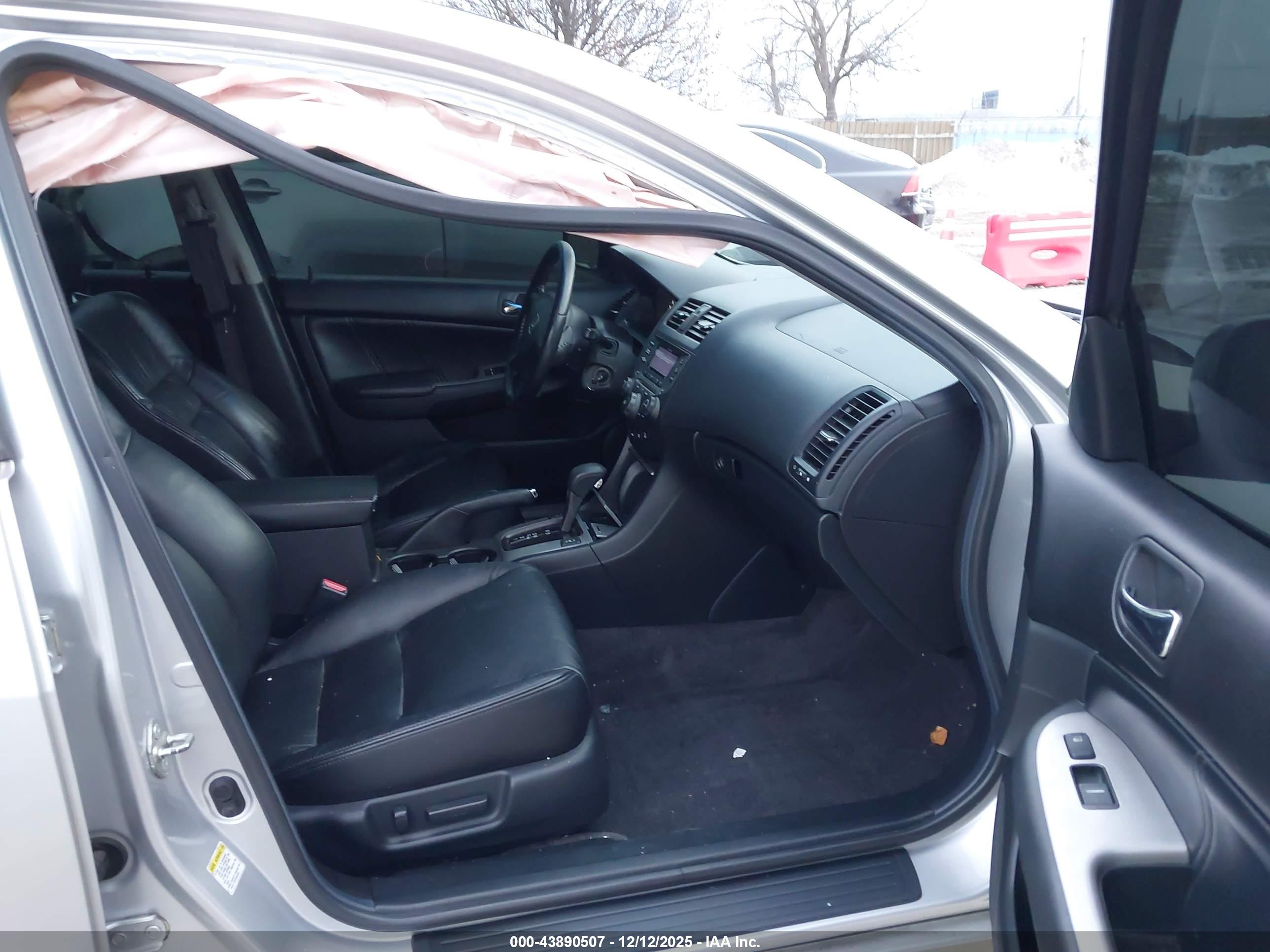HONDA ACCORD image 5
