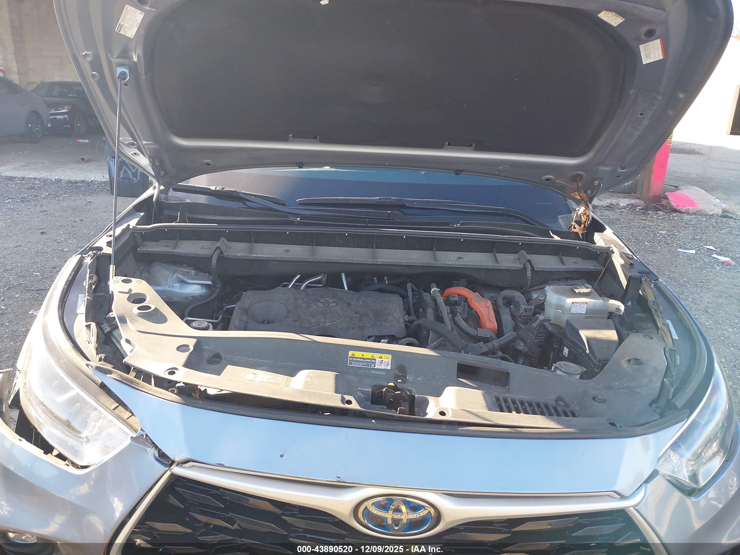 TOYOTA HIGHLANDER image 10