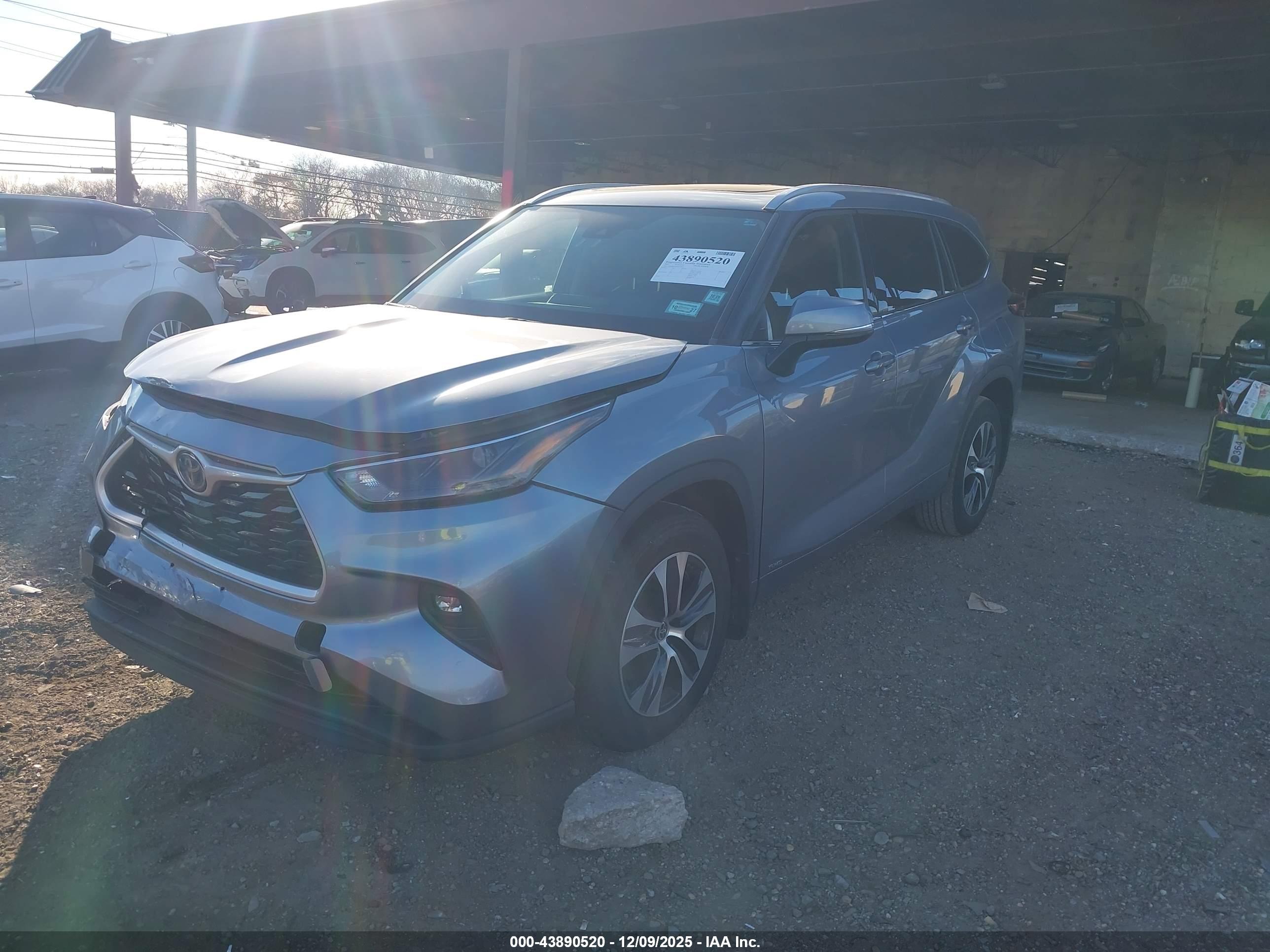 TOYOTA HIGHLANDER image 2