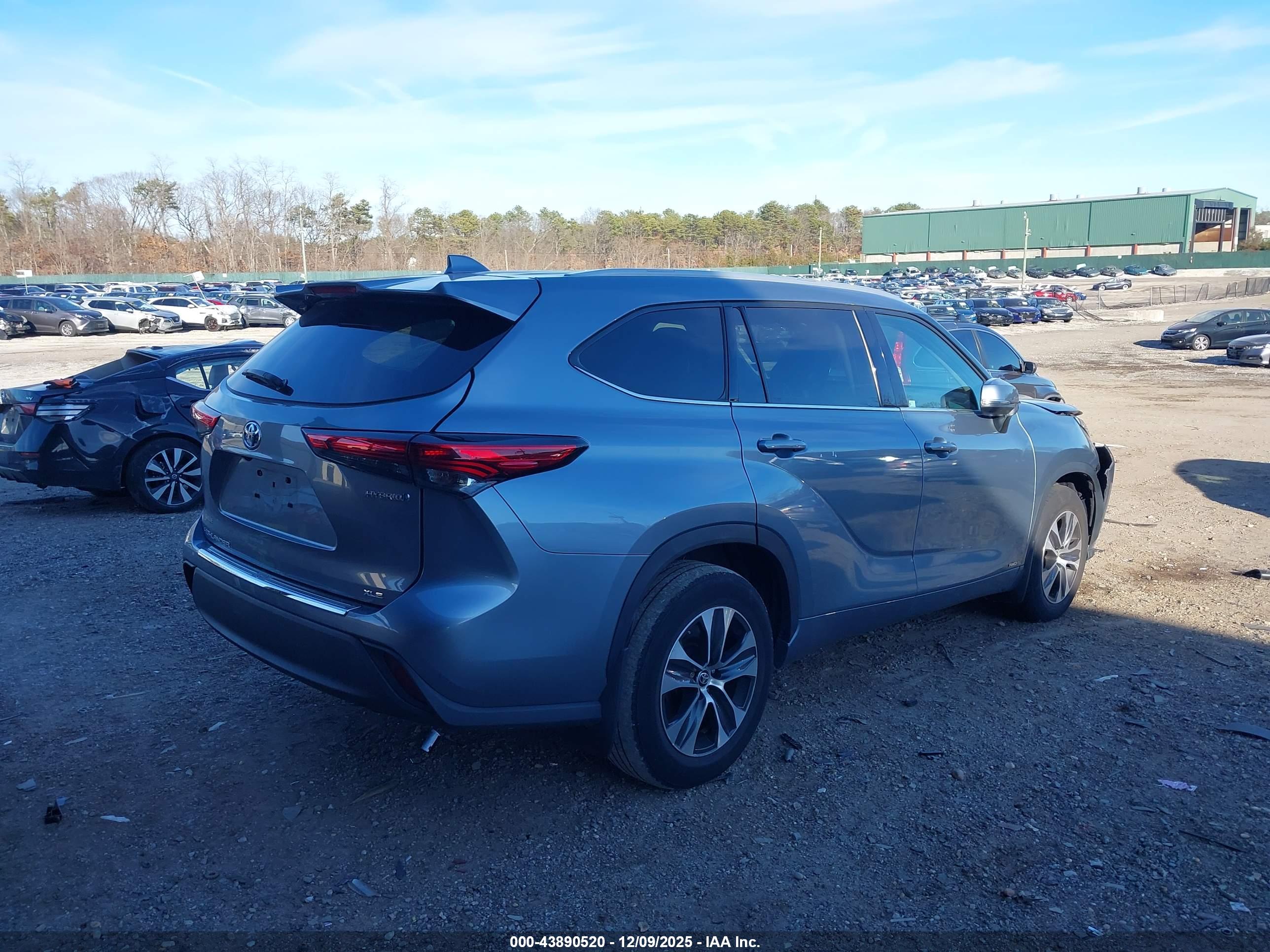 TOYOTA HIGHLANDER image 4