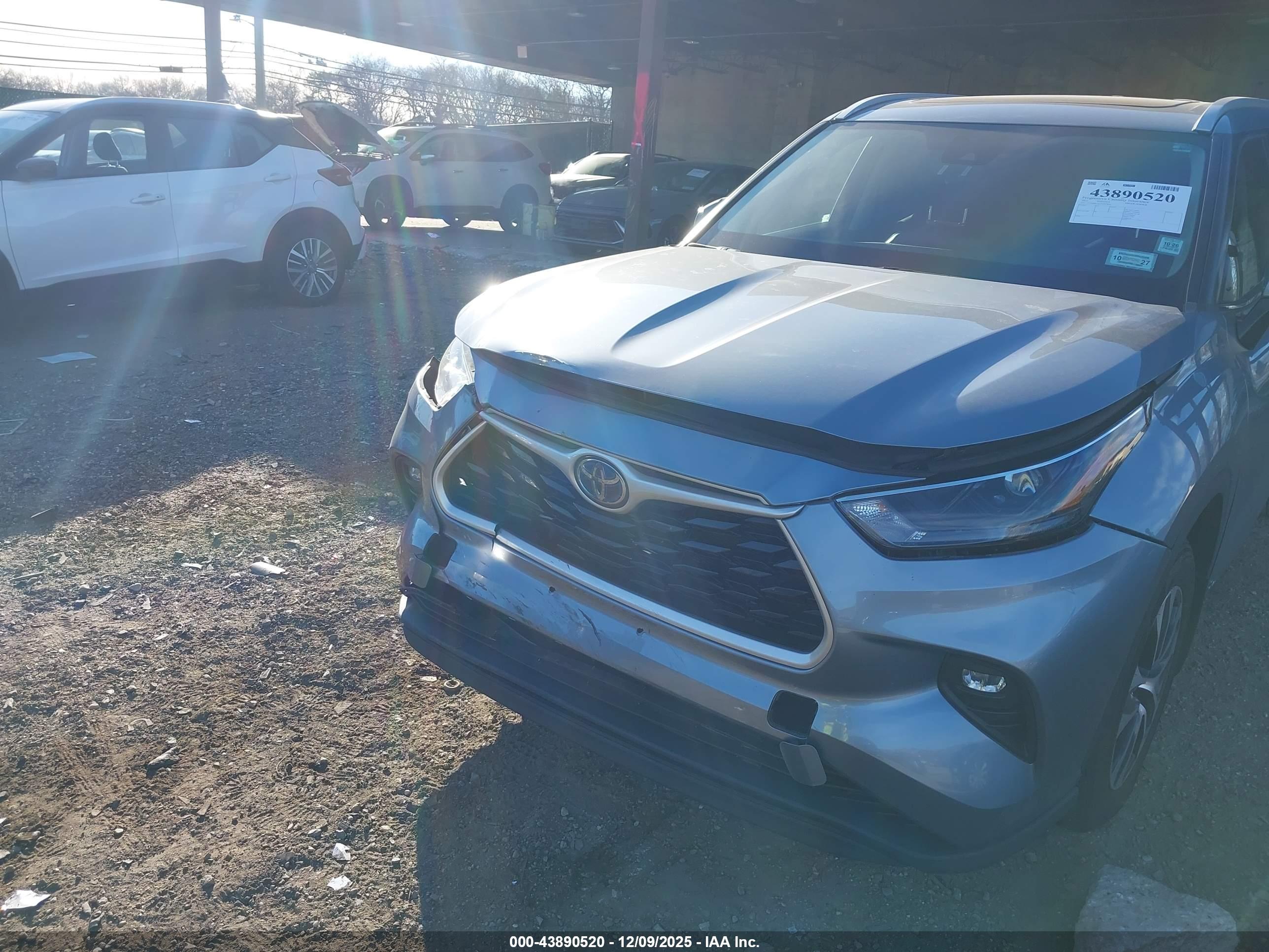 TOYOTA HIGHLANDER image 6