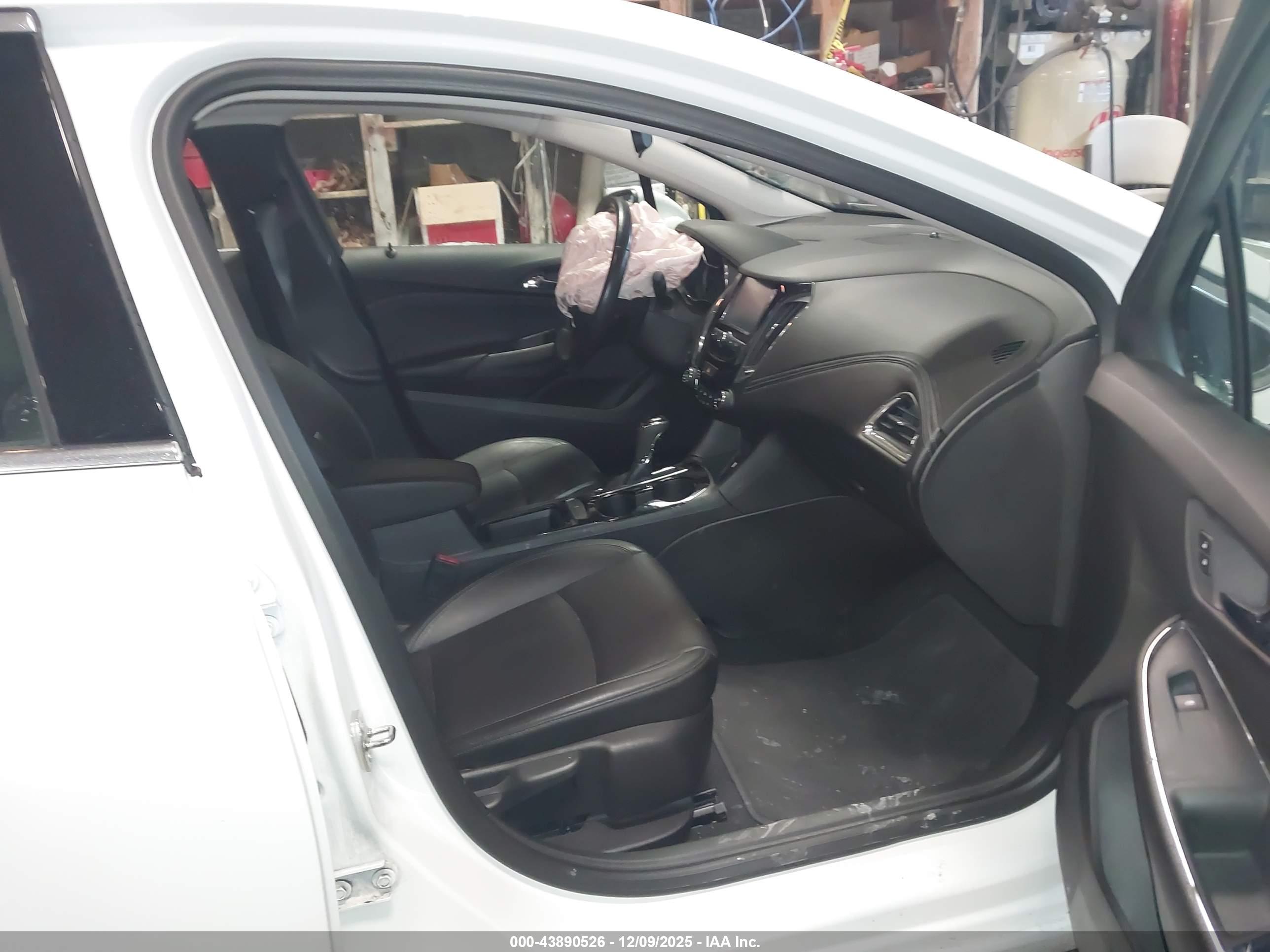 CHEVROLET CRUZE image 5