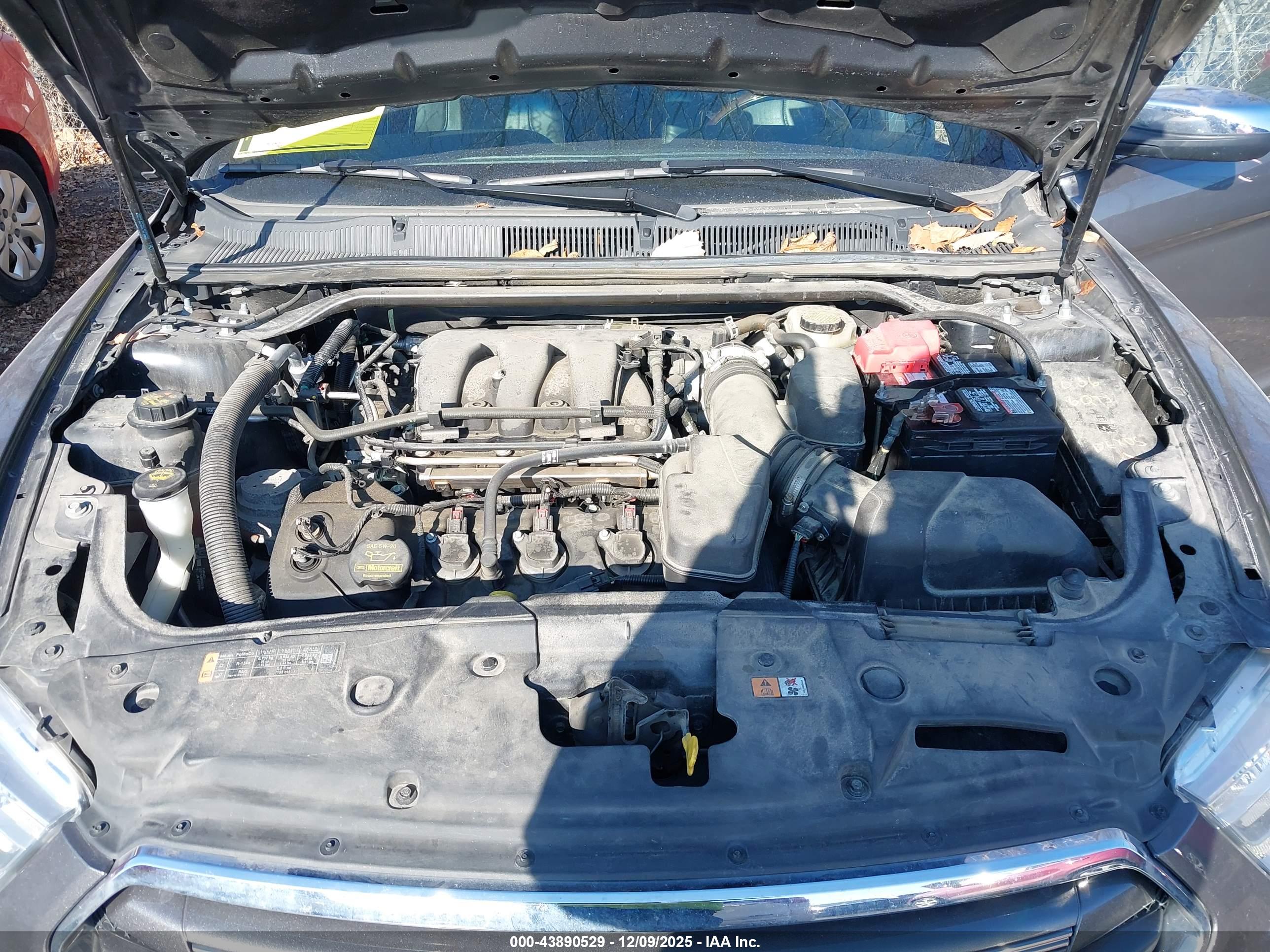 FORD TAURUS image 10