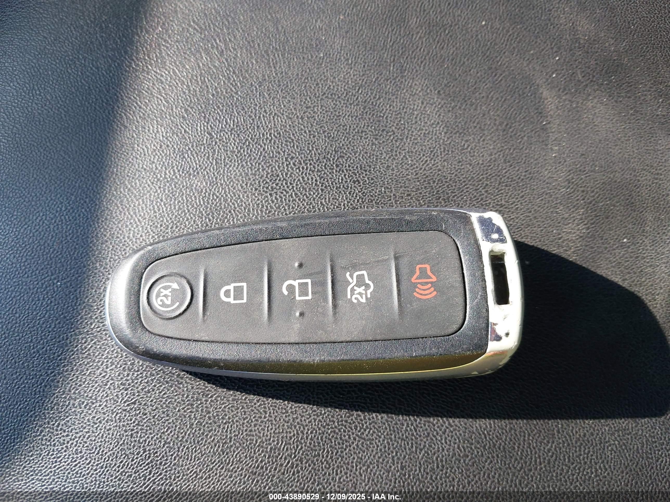 FORD TAURUS image 11