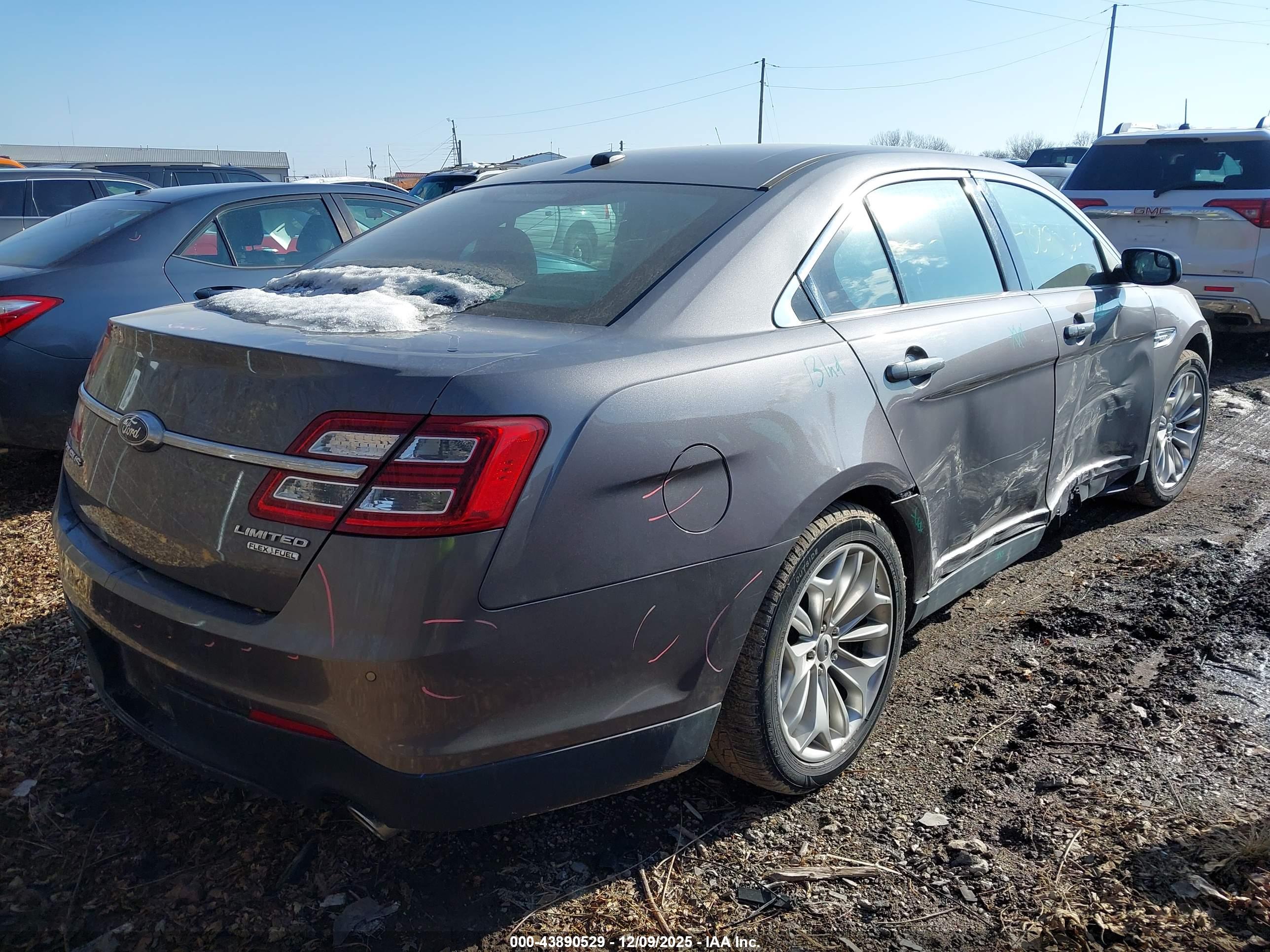 FORD TAURUS image 4