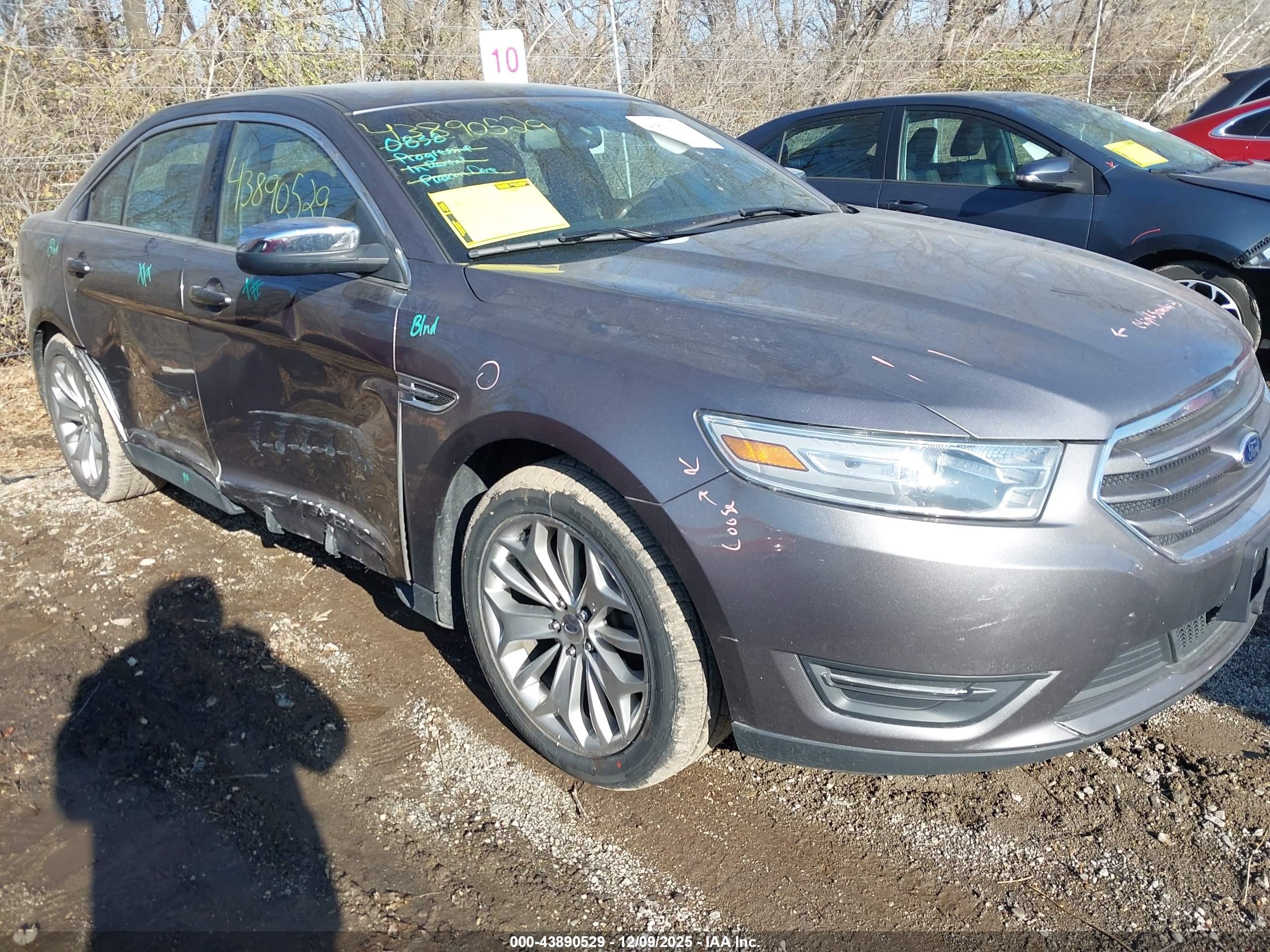 FORD TAURUS image 6