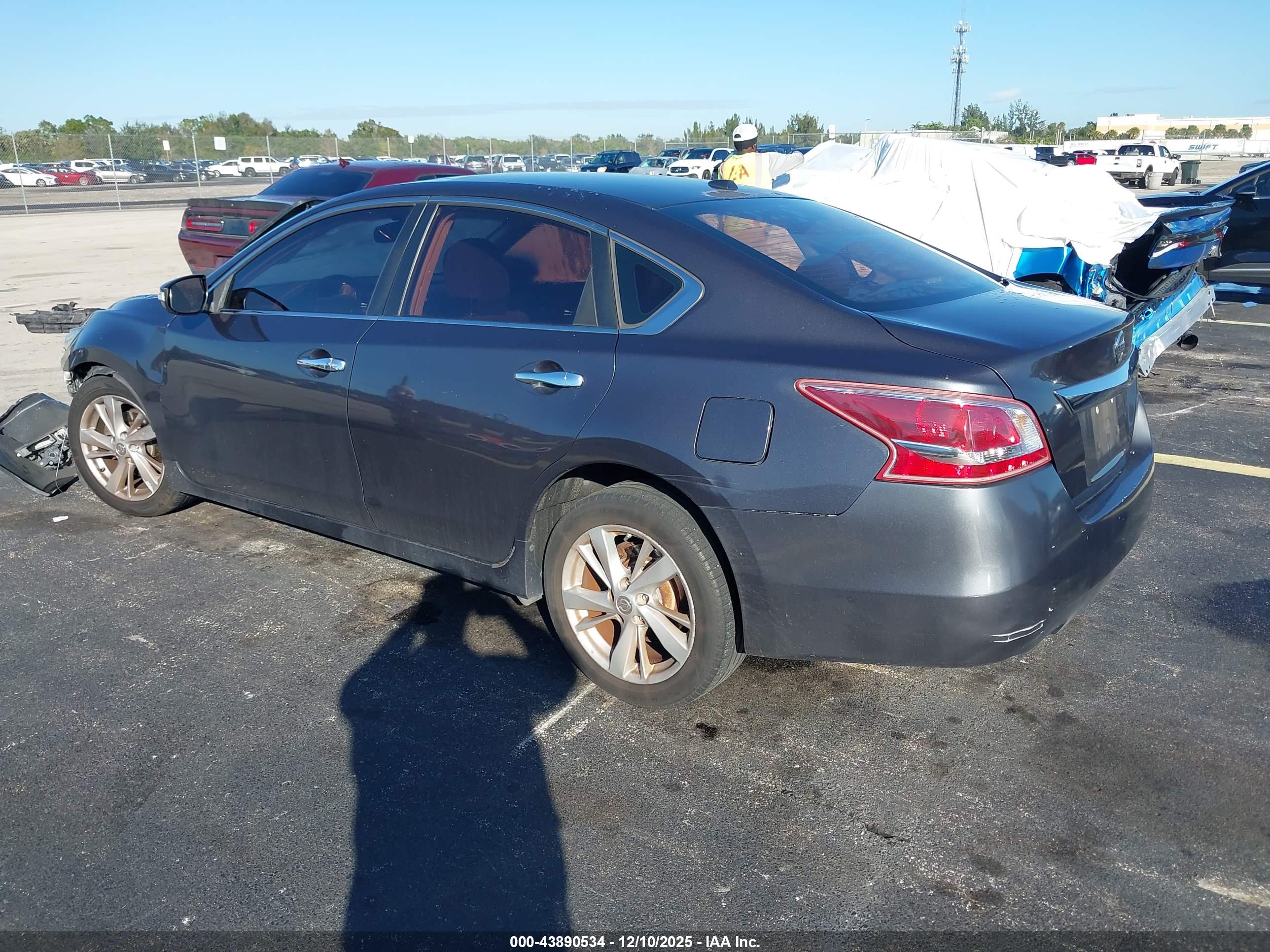 NISSAN ALTIMA image 3