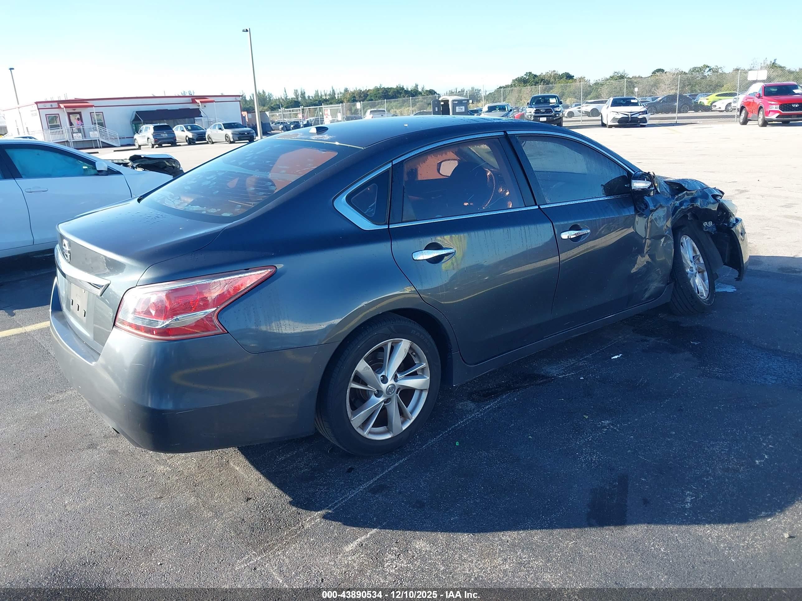 NISSAN ALTIMA image 4