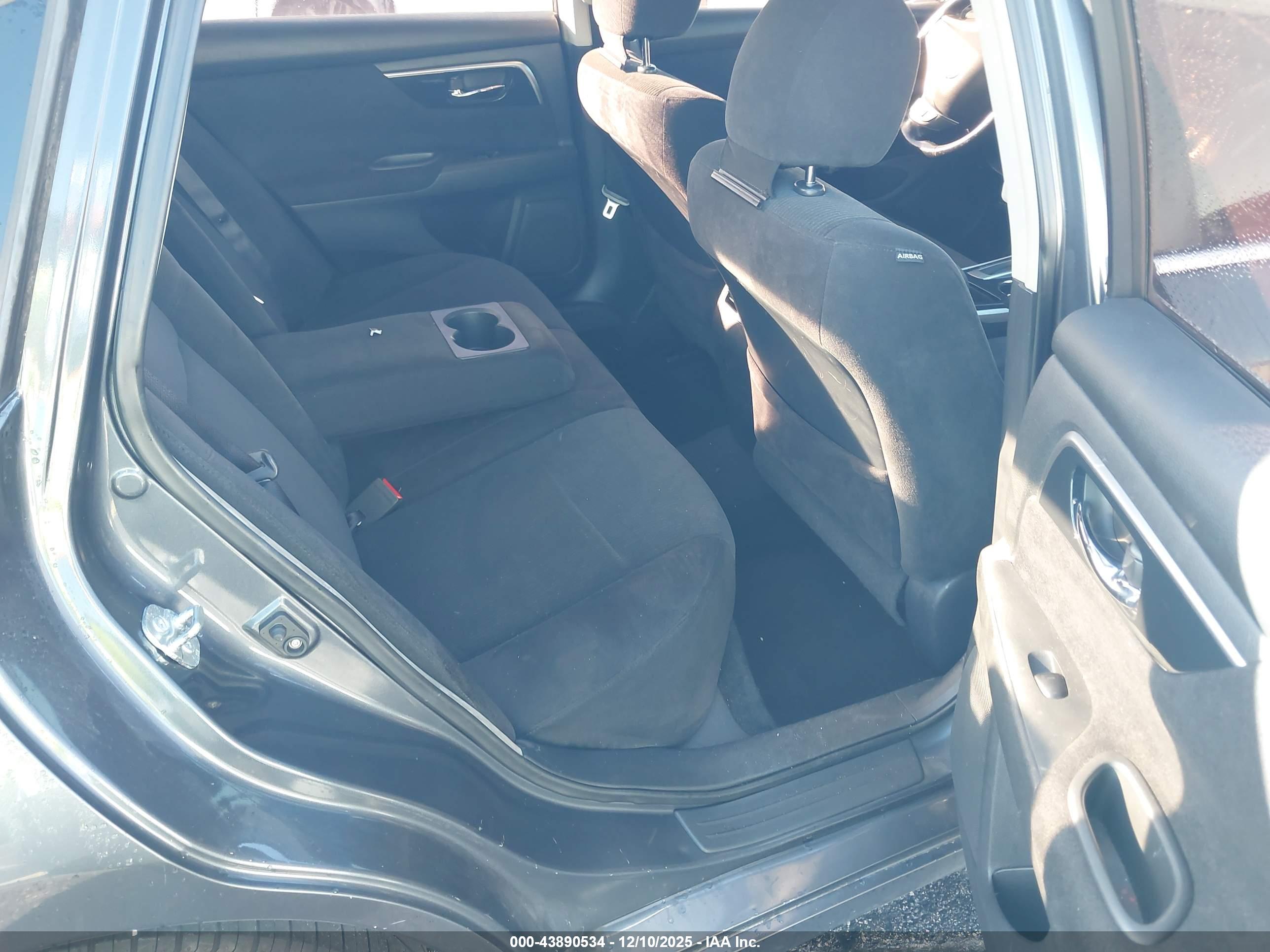 NISSAN ALTIMA image 8