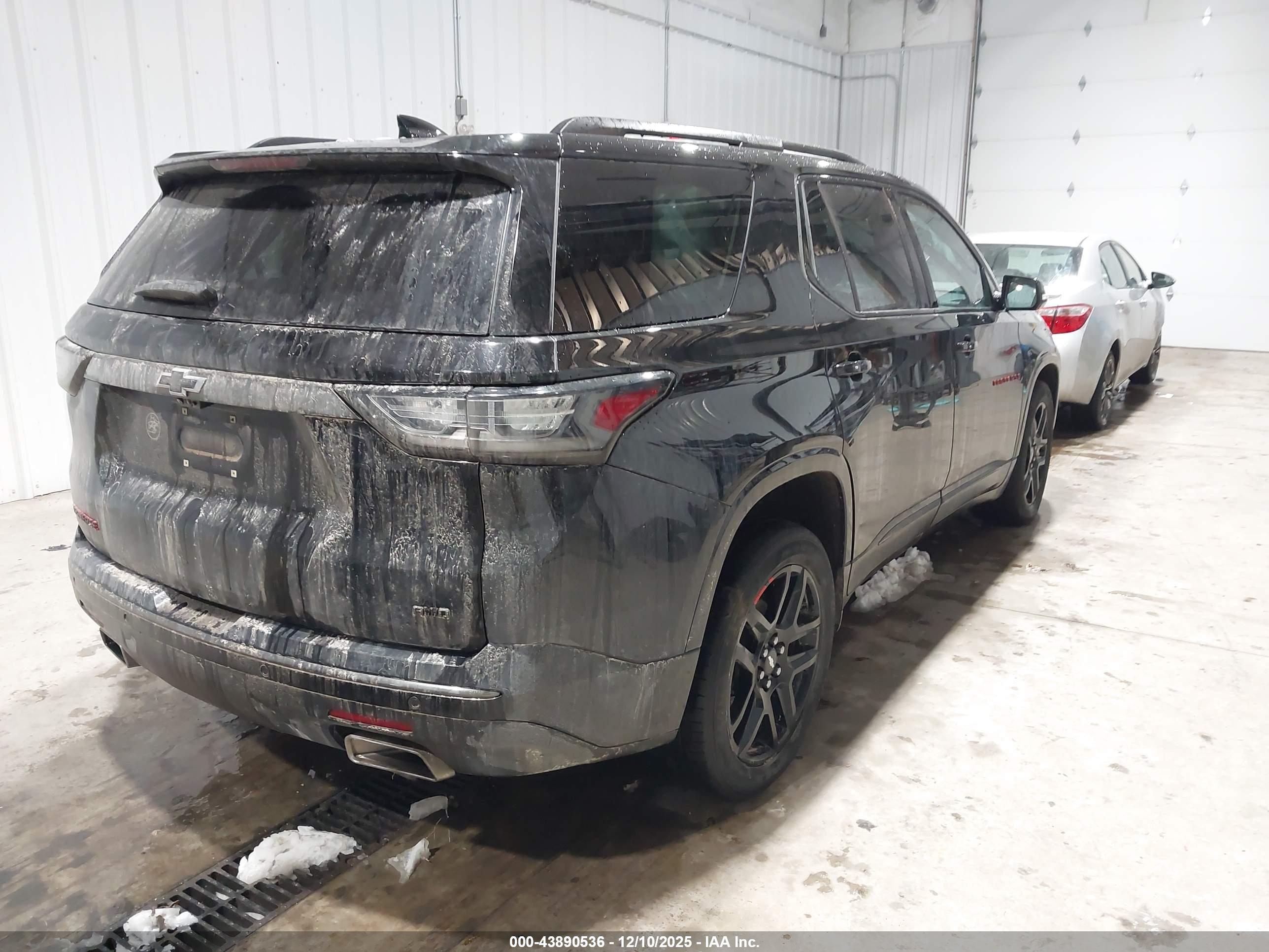 CHEVROLET TRAVERSE image 4