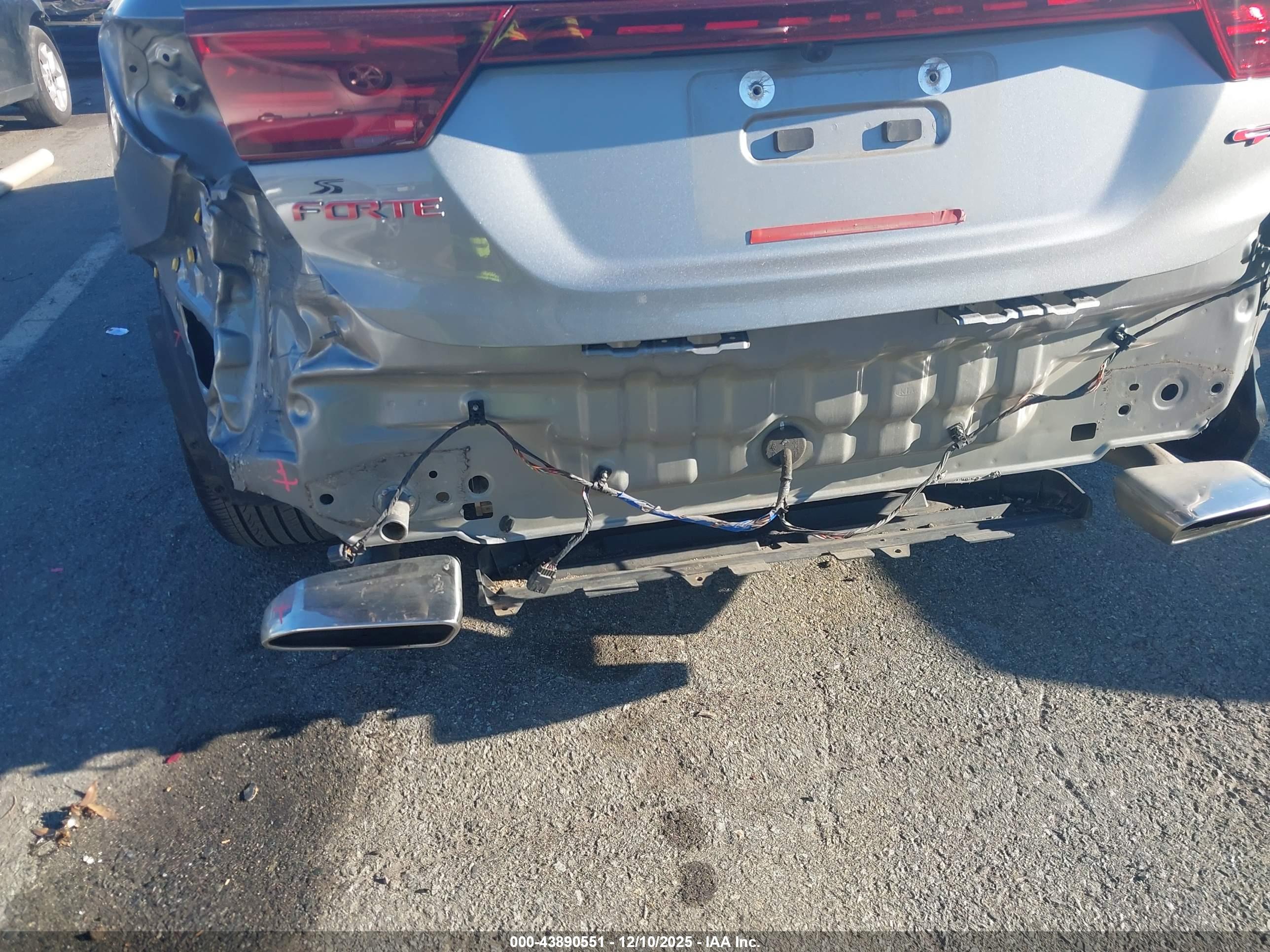 KIA FORTE image 6