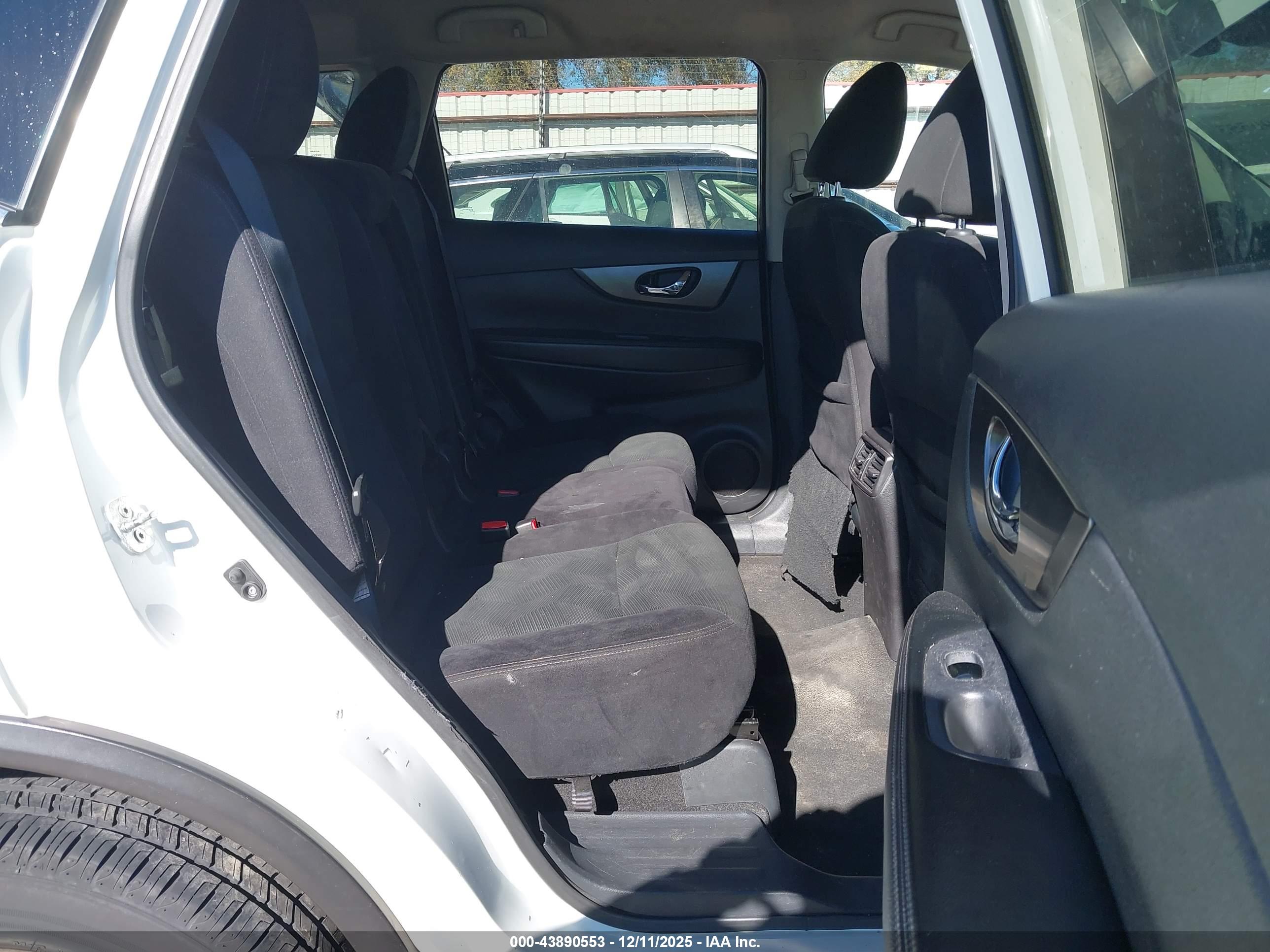 NISSAN ROGUE image 8