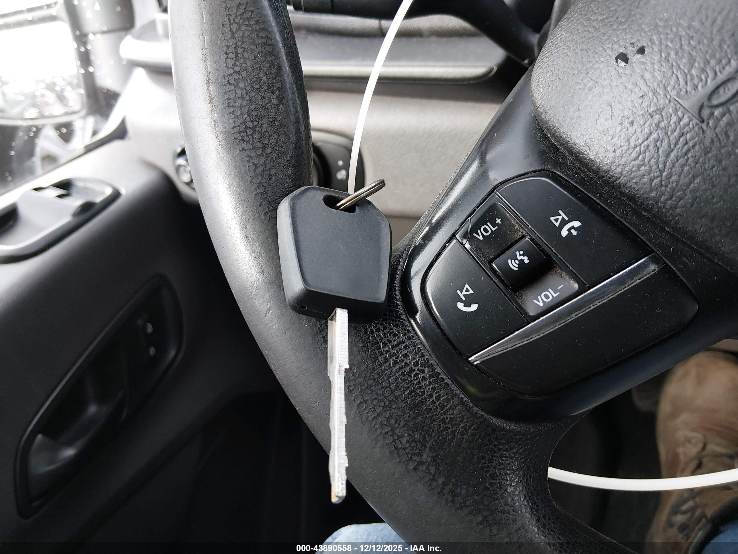 FORD TRANSIT-250 image 11