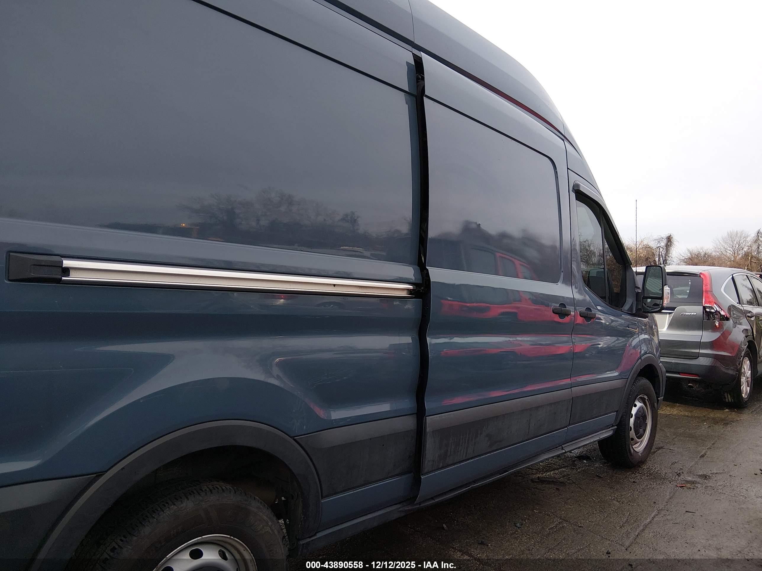 FORD TRANSIT-250 image 6