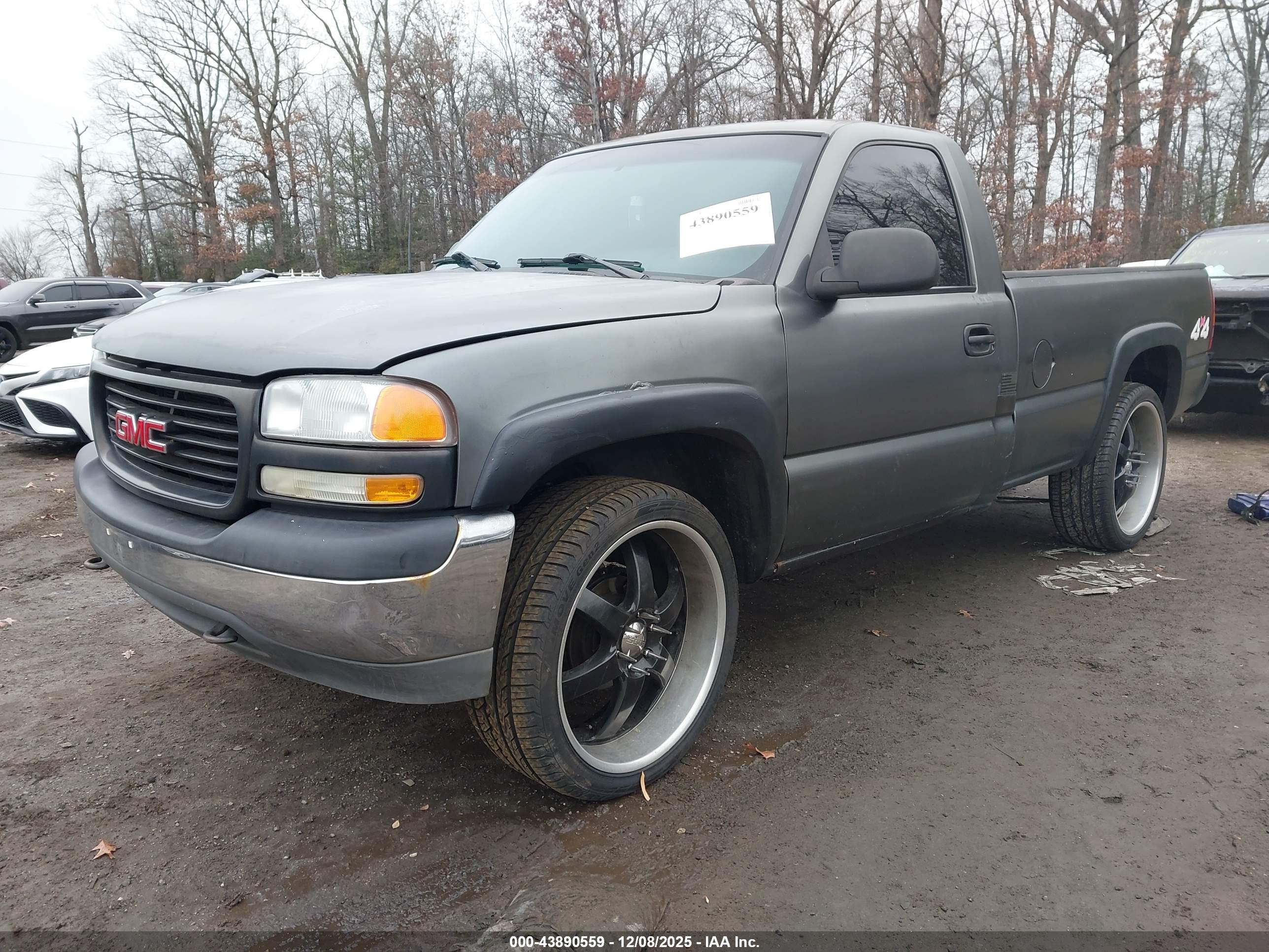 GMC SIERRA image 2