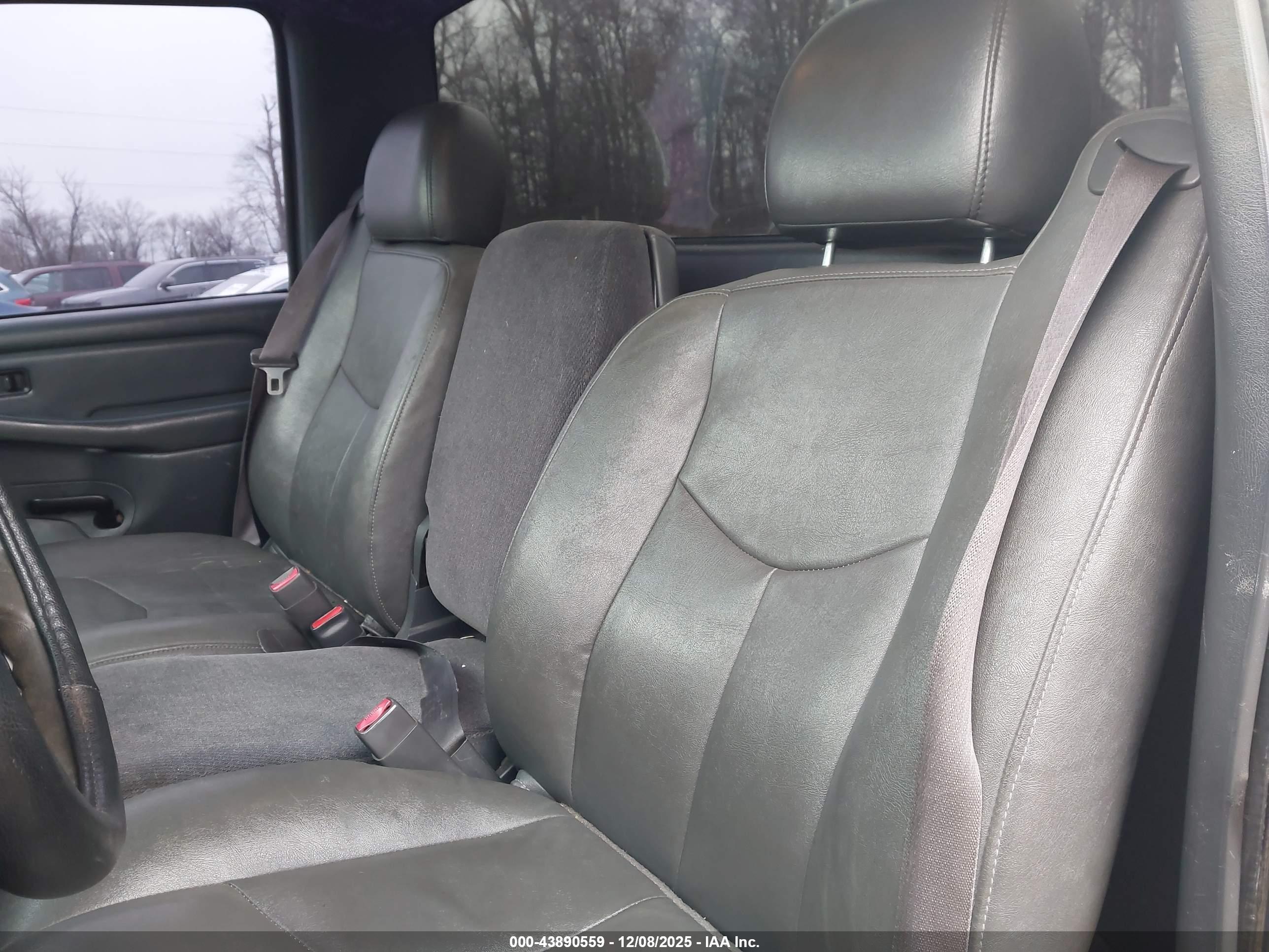 GMC SIERRA image 8