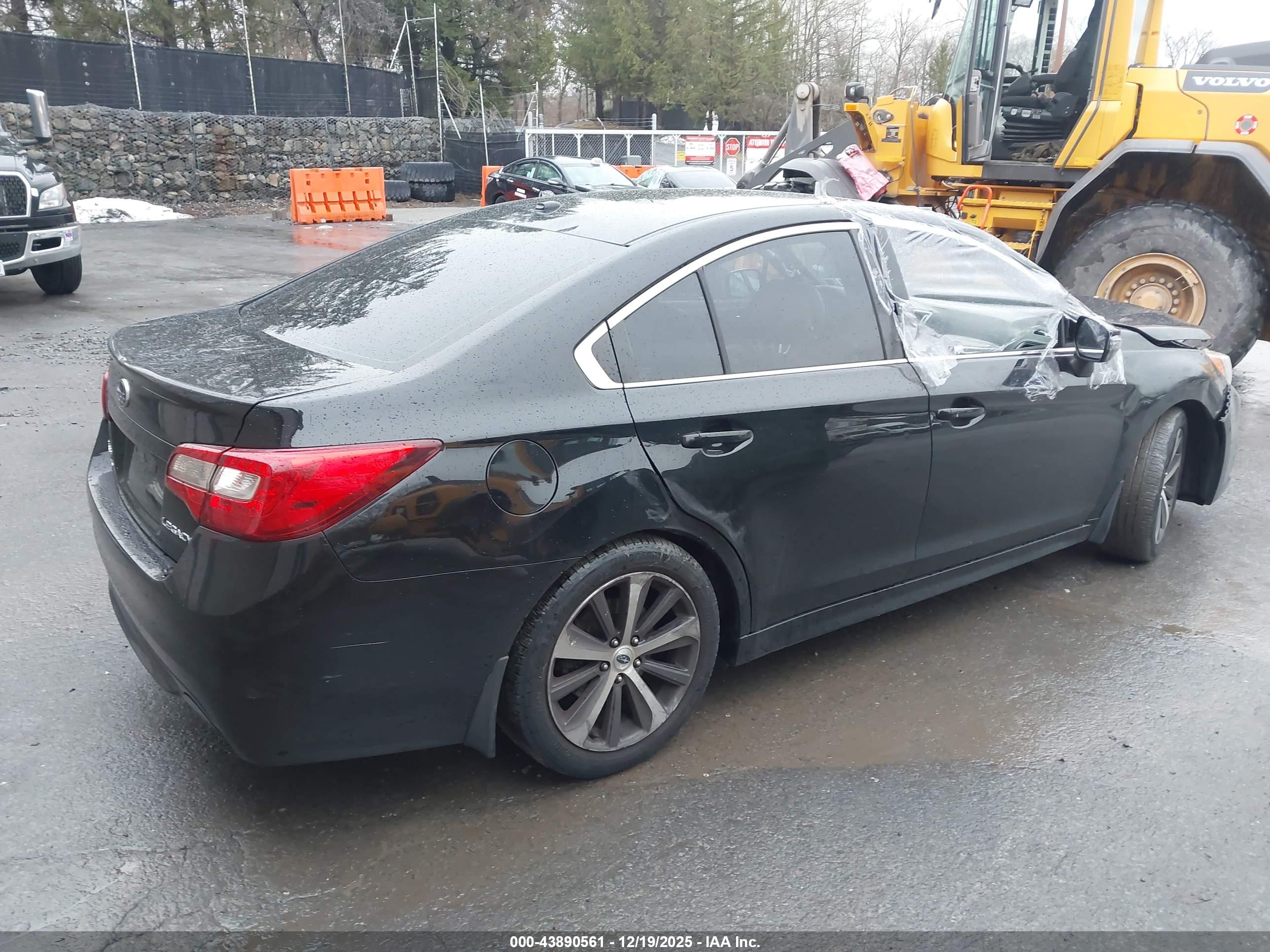 SUBARU LEGACY image 4