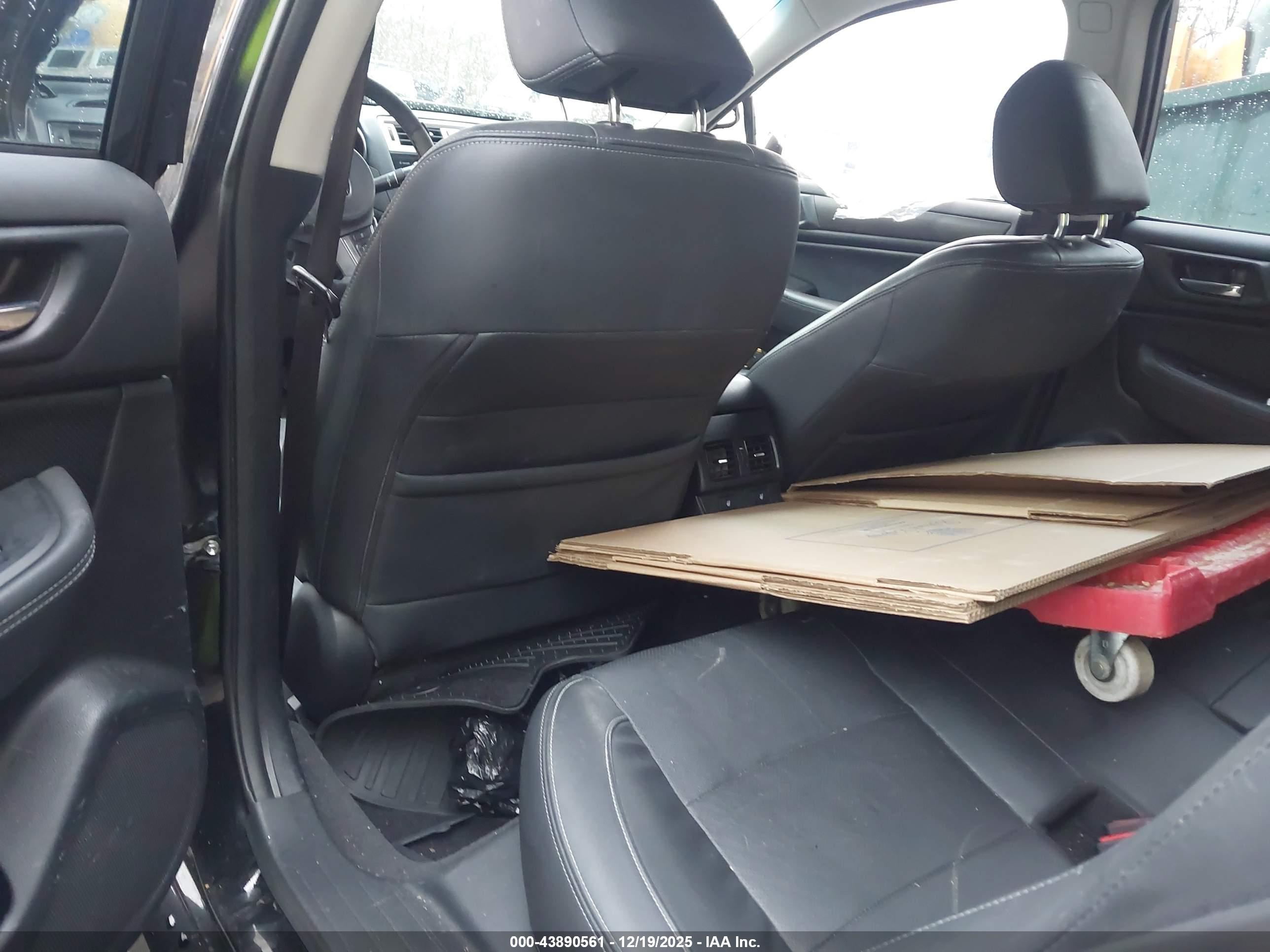 SUBARU LEGACY image 8