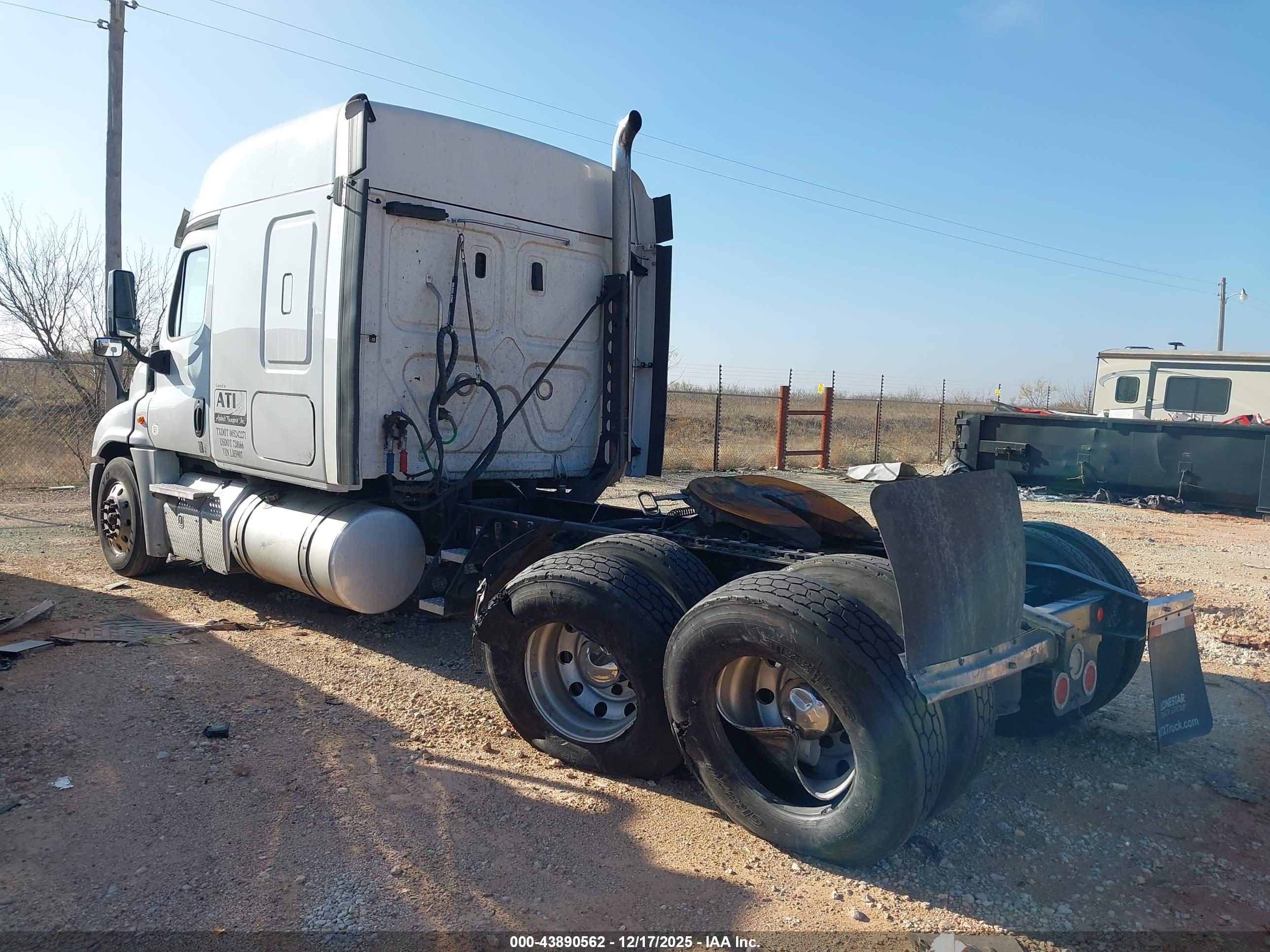 FREIGHTLINER CASCADIA image 3
