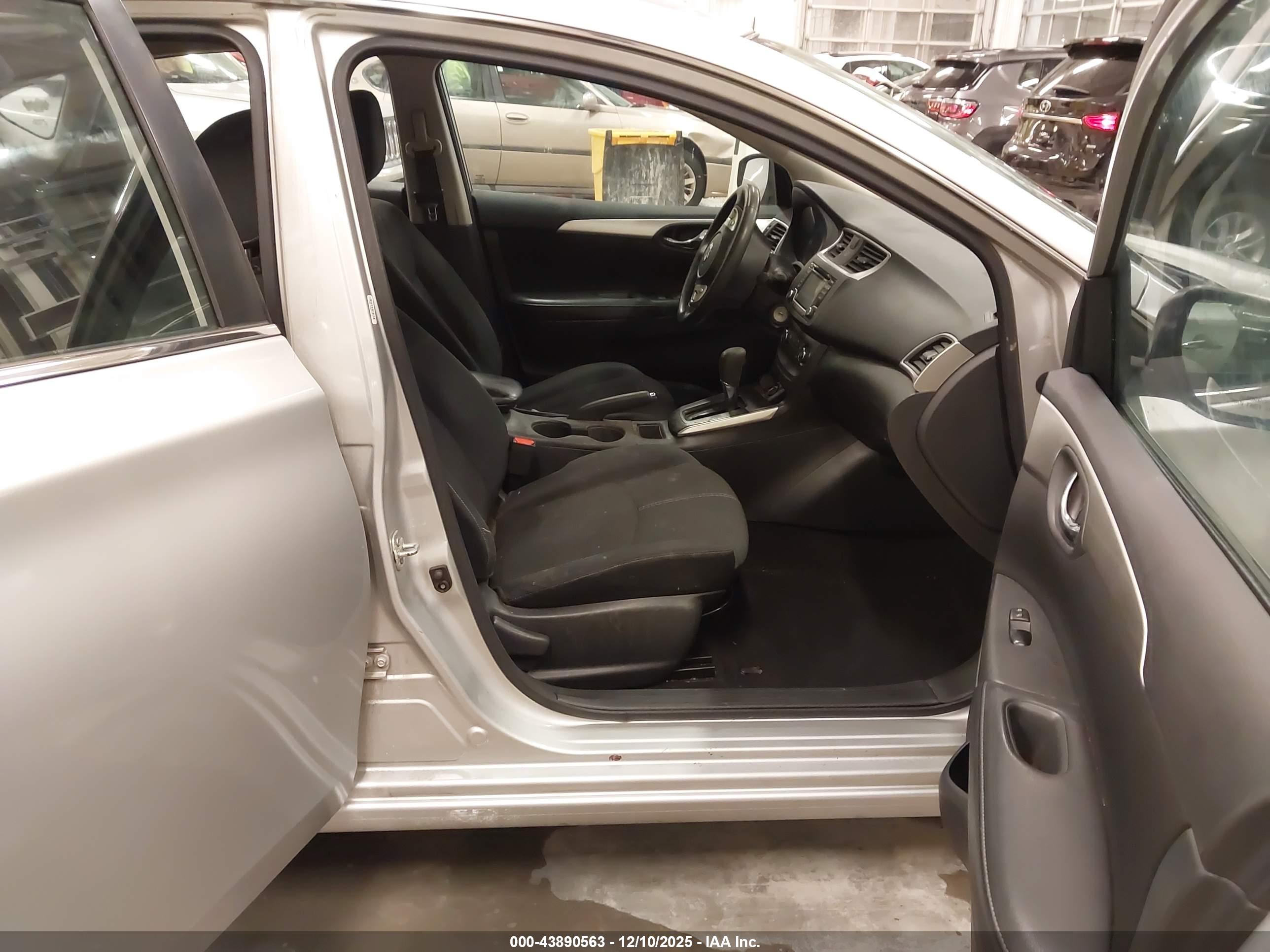 NISSAN SENTRA image 5