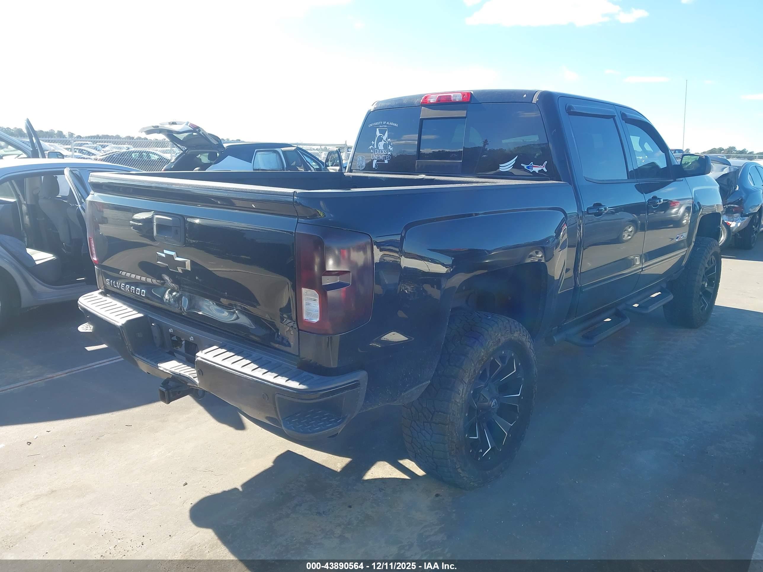 CHEVROLET SILVERADO image 4