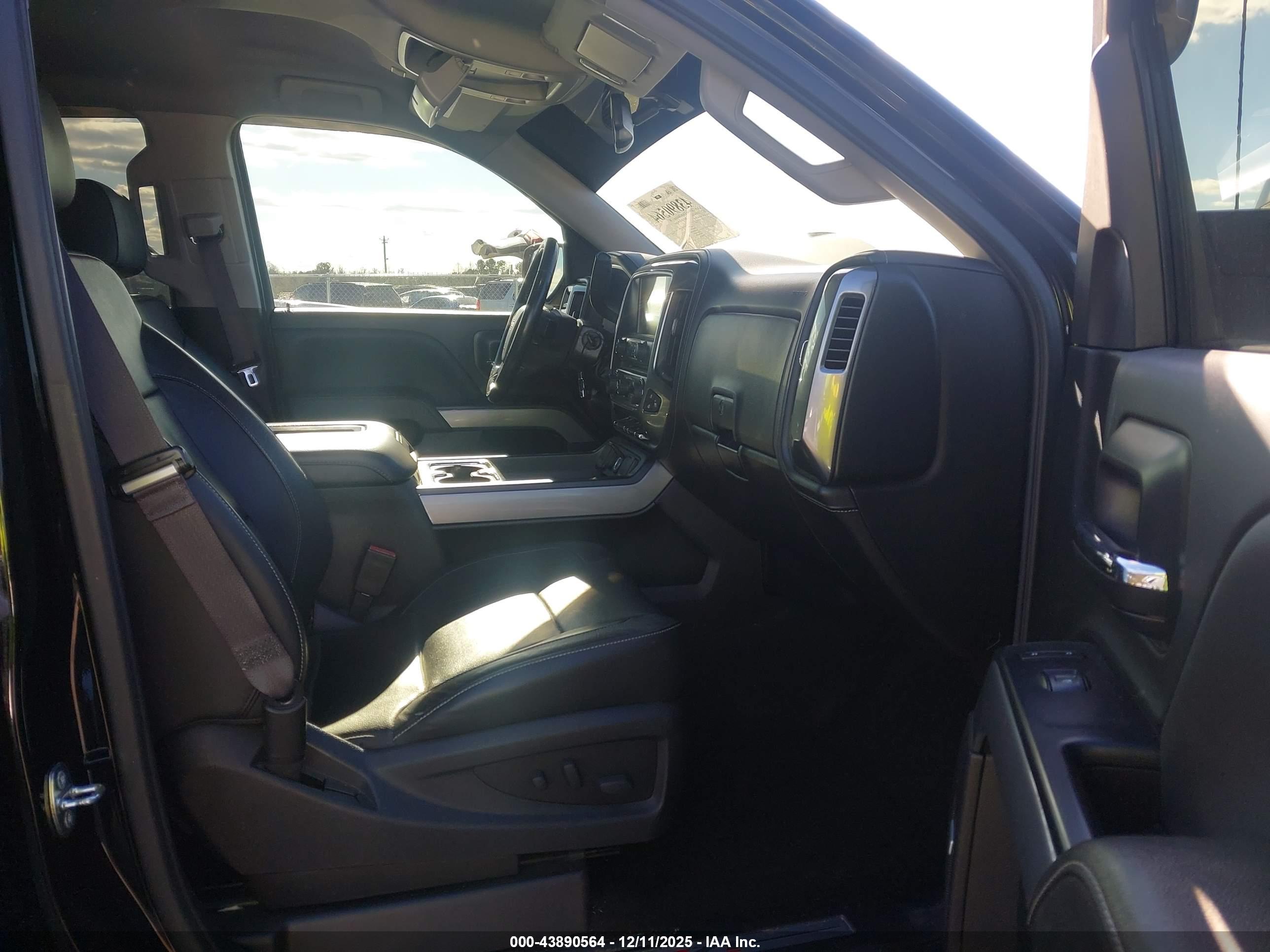 CHEVROLET SILVERADO image 5