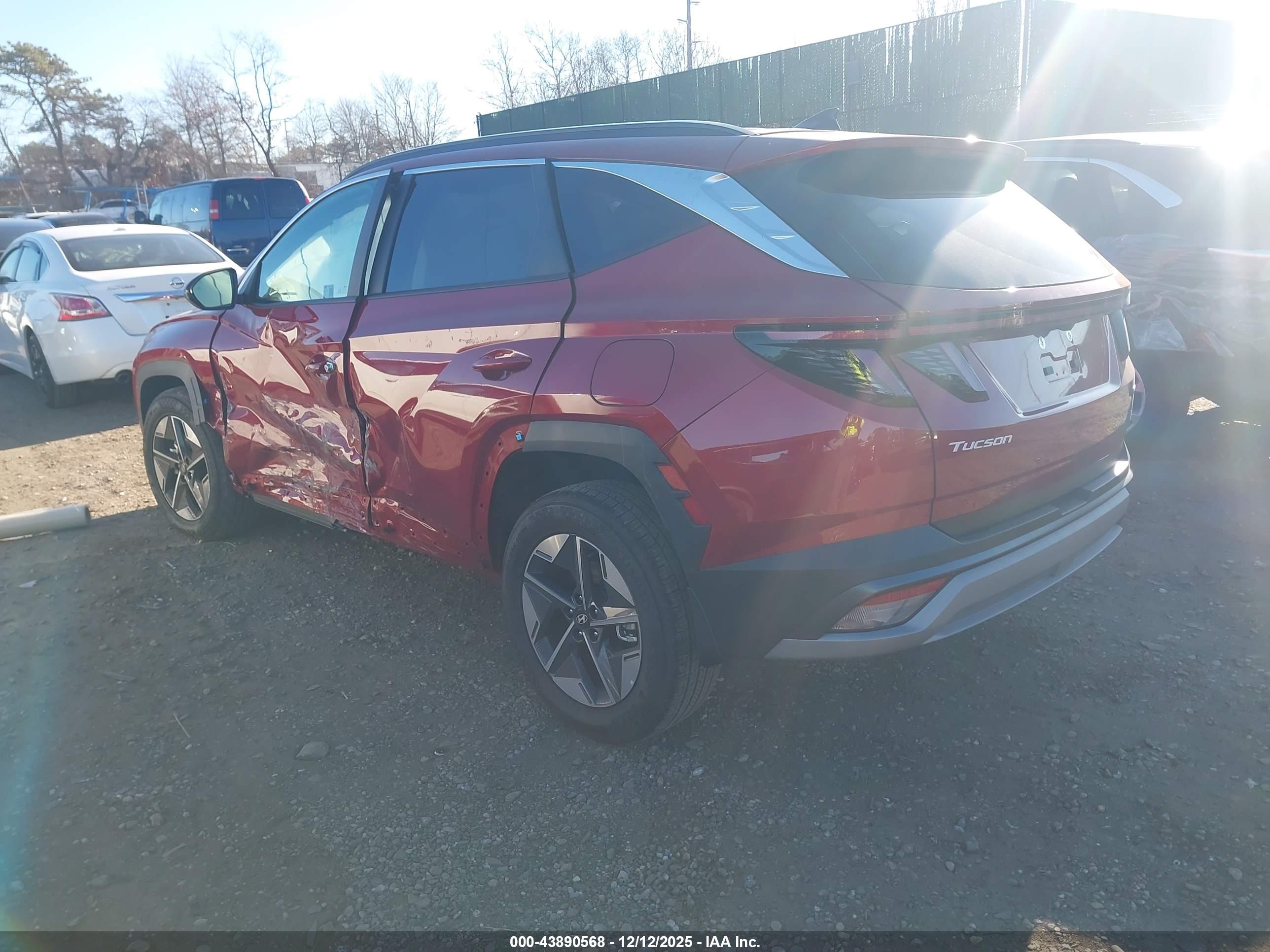 HYUNDAI TUCSON image 3