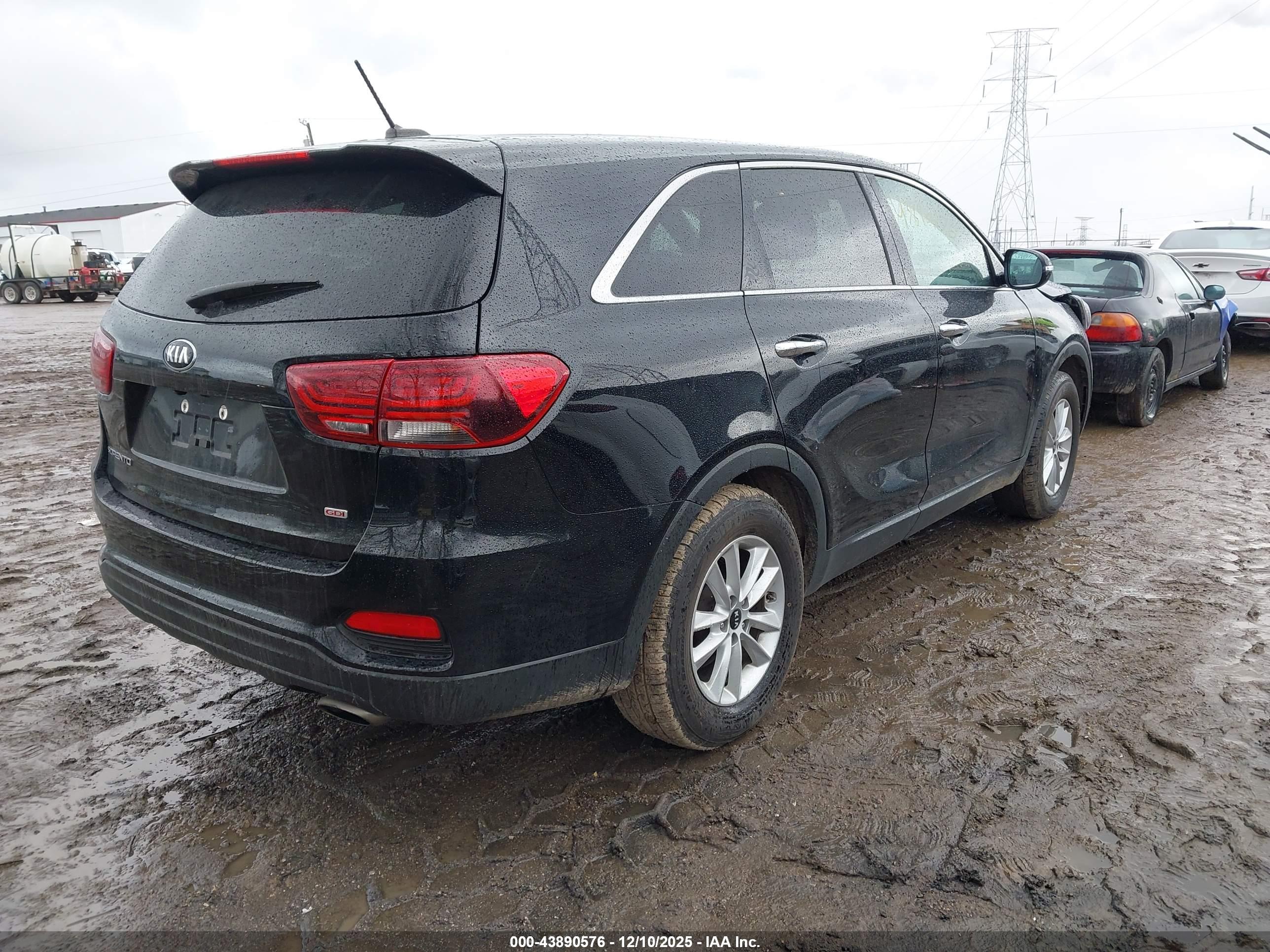 KIA SORENTO image 4