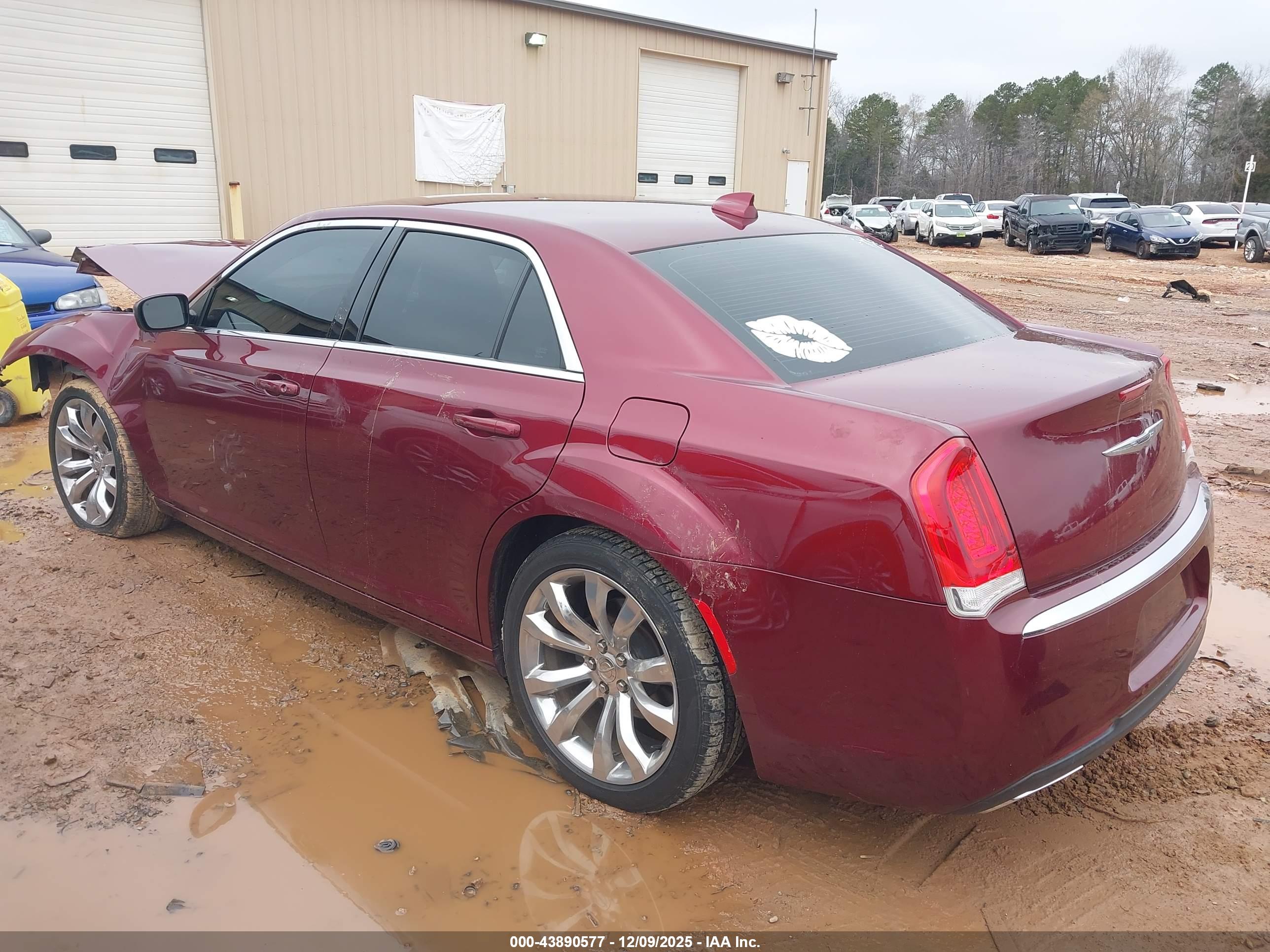 CHRYSLER 300 image 3