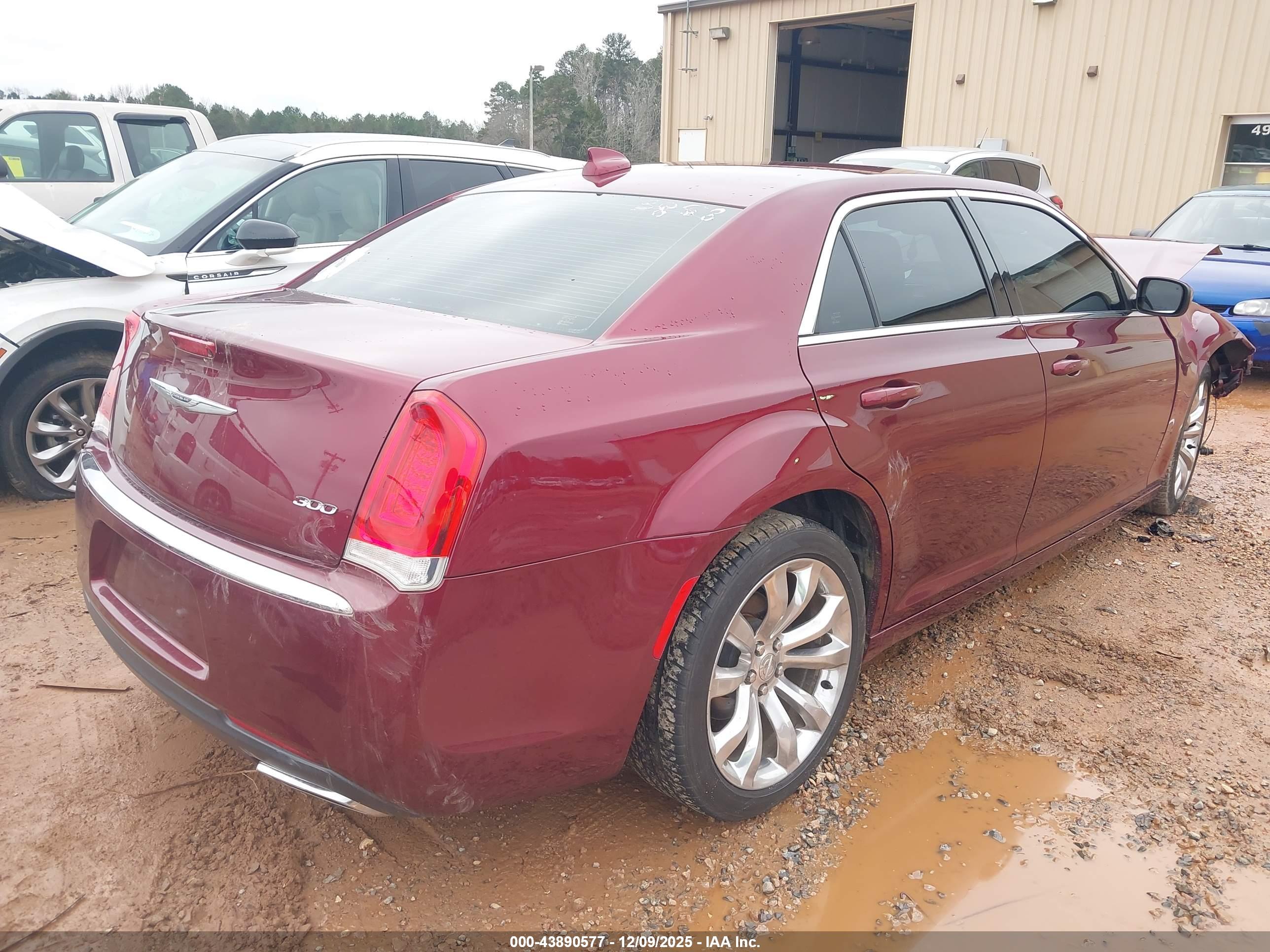 CHRYSLER 300 image 4