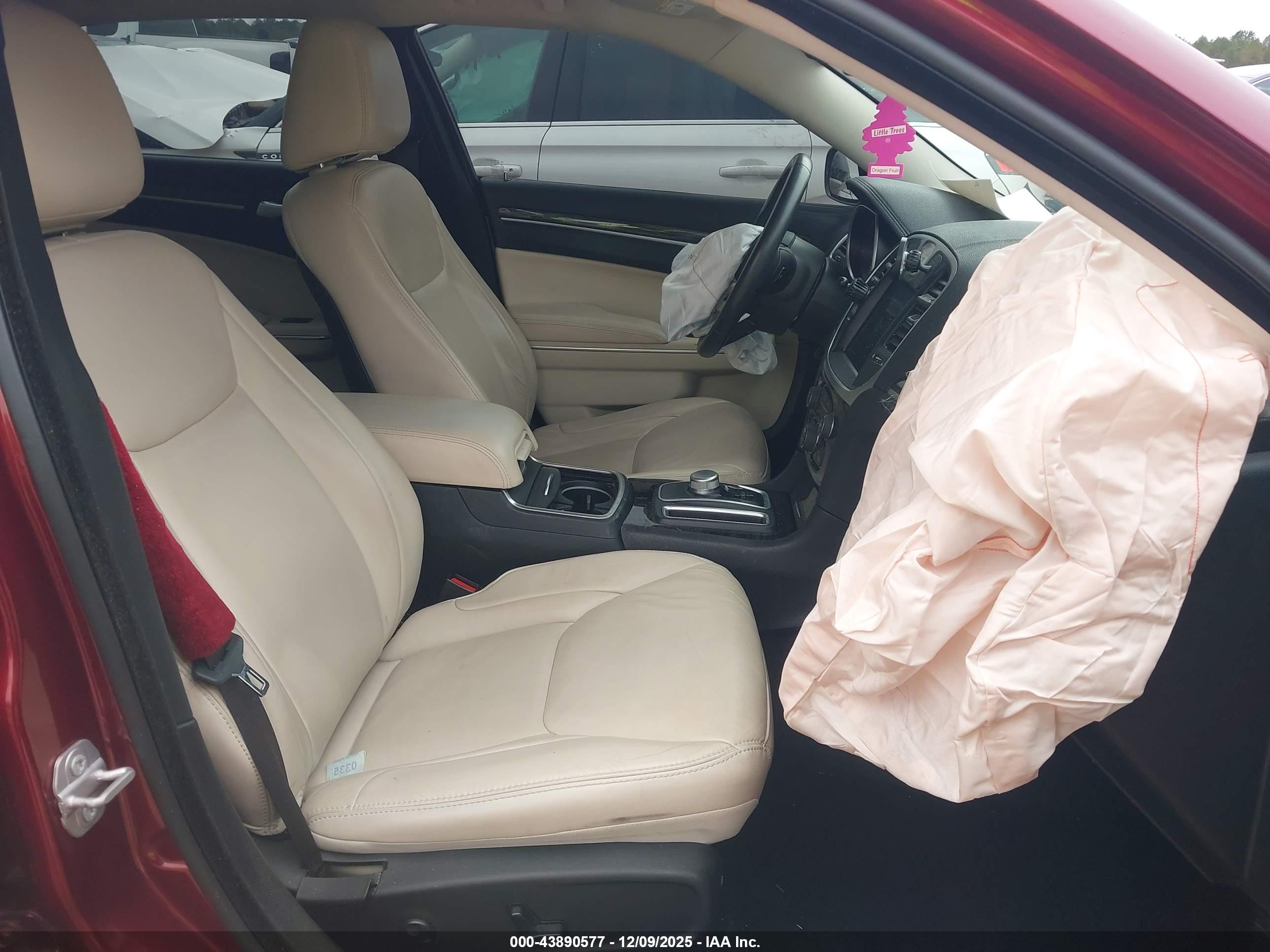 CHRYSLER 300 image 5