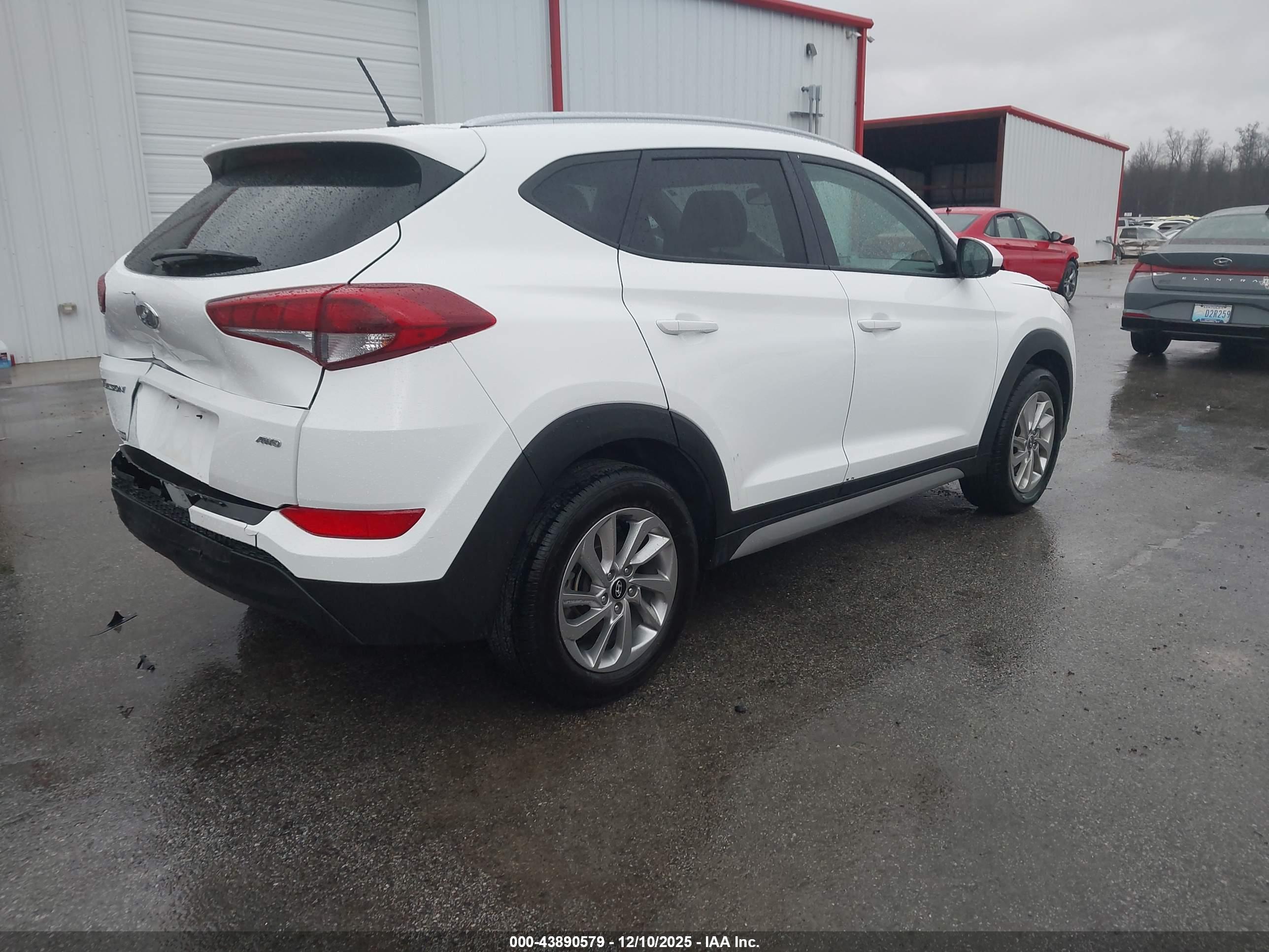 HYUNDAI TUCSON image 4