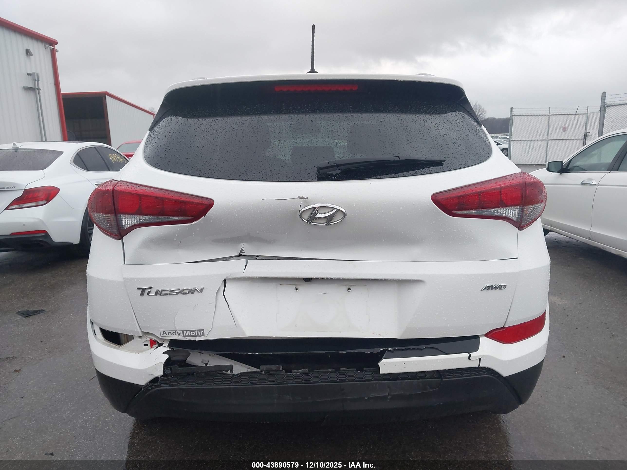 HYUNDAI TUCSON image 6