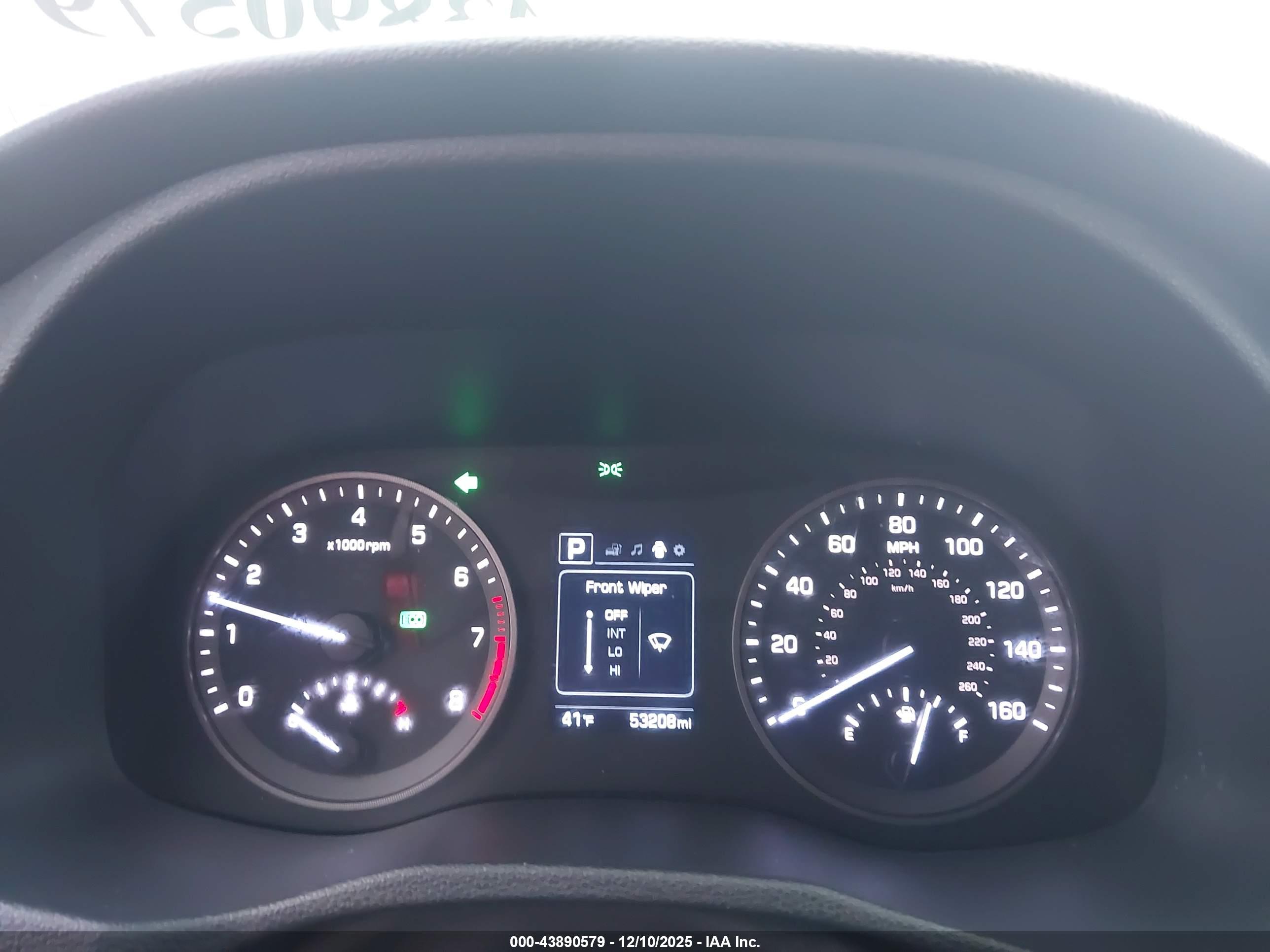 HYUNDAI TUCSON image 7