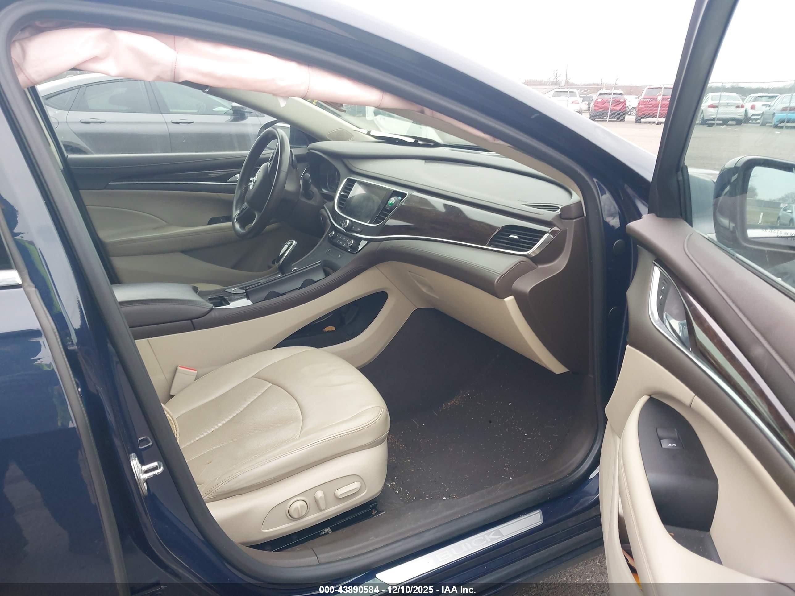 BUICK LACROSSE image 5