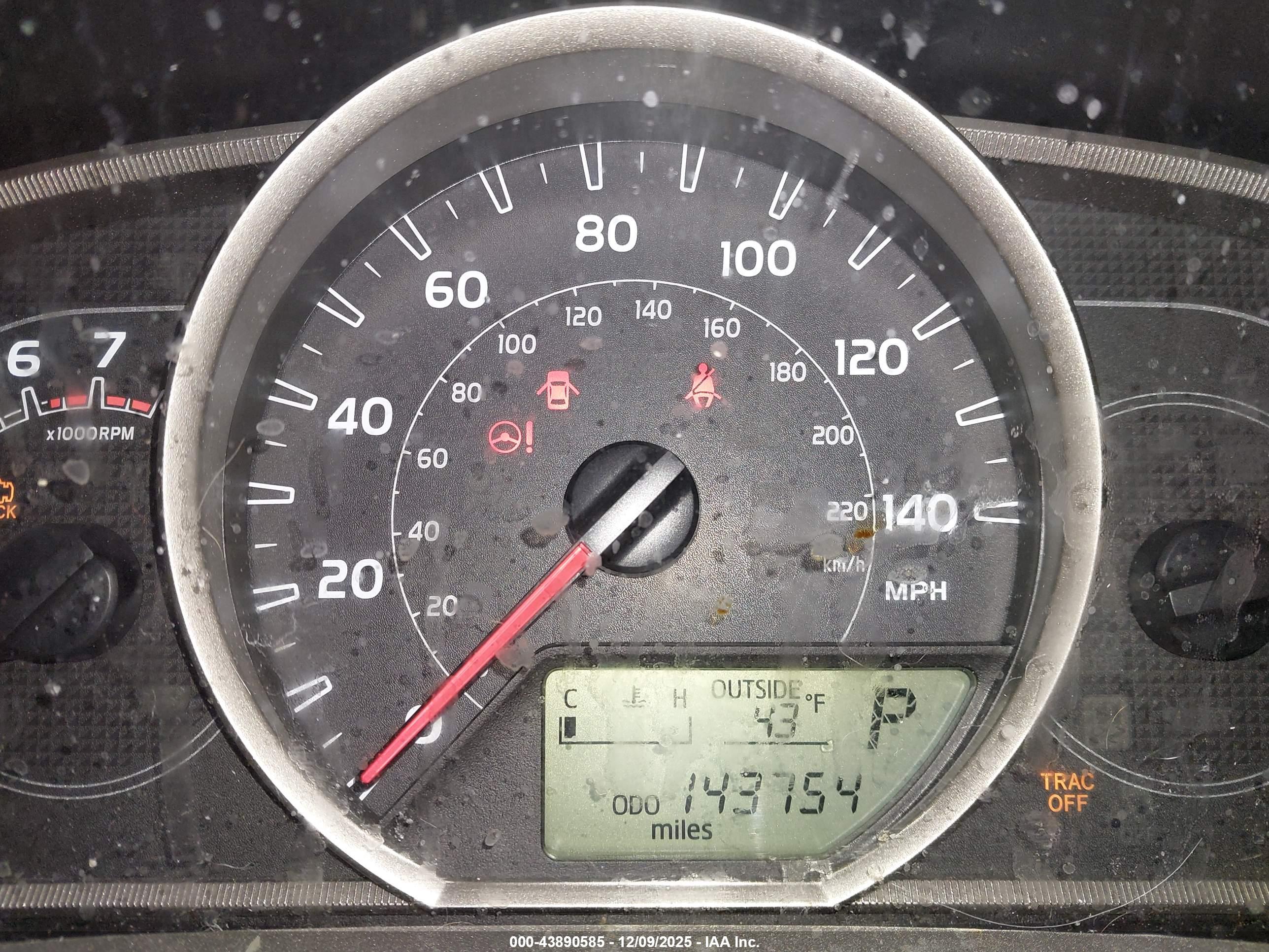 TOYOTA RAV4 image 7