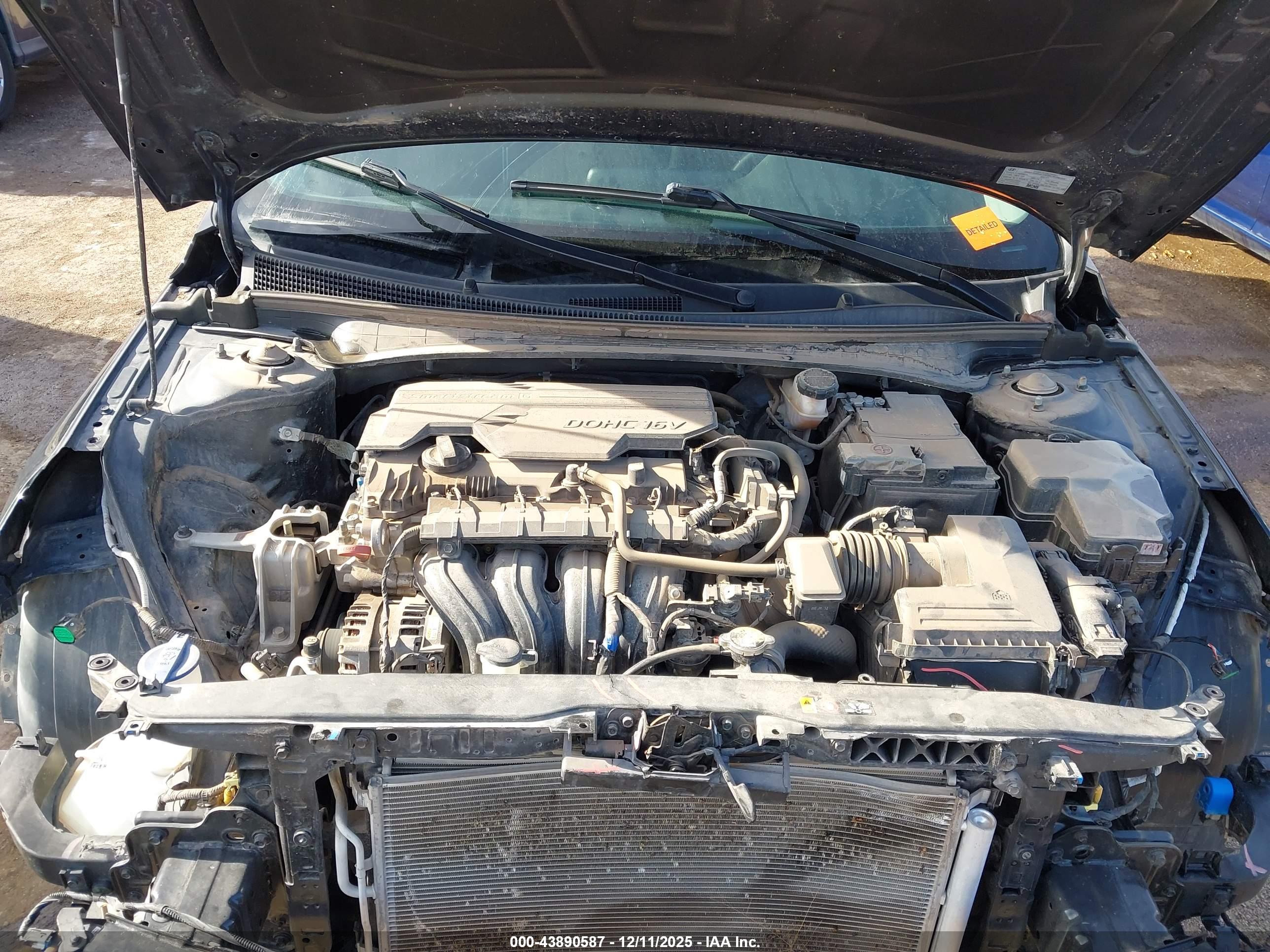 HYUNDAI ELANTRA image 10