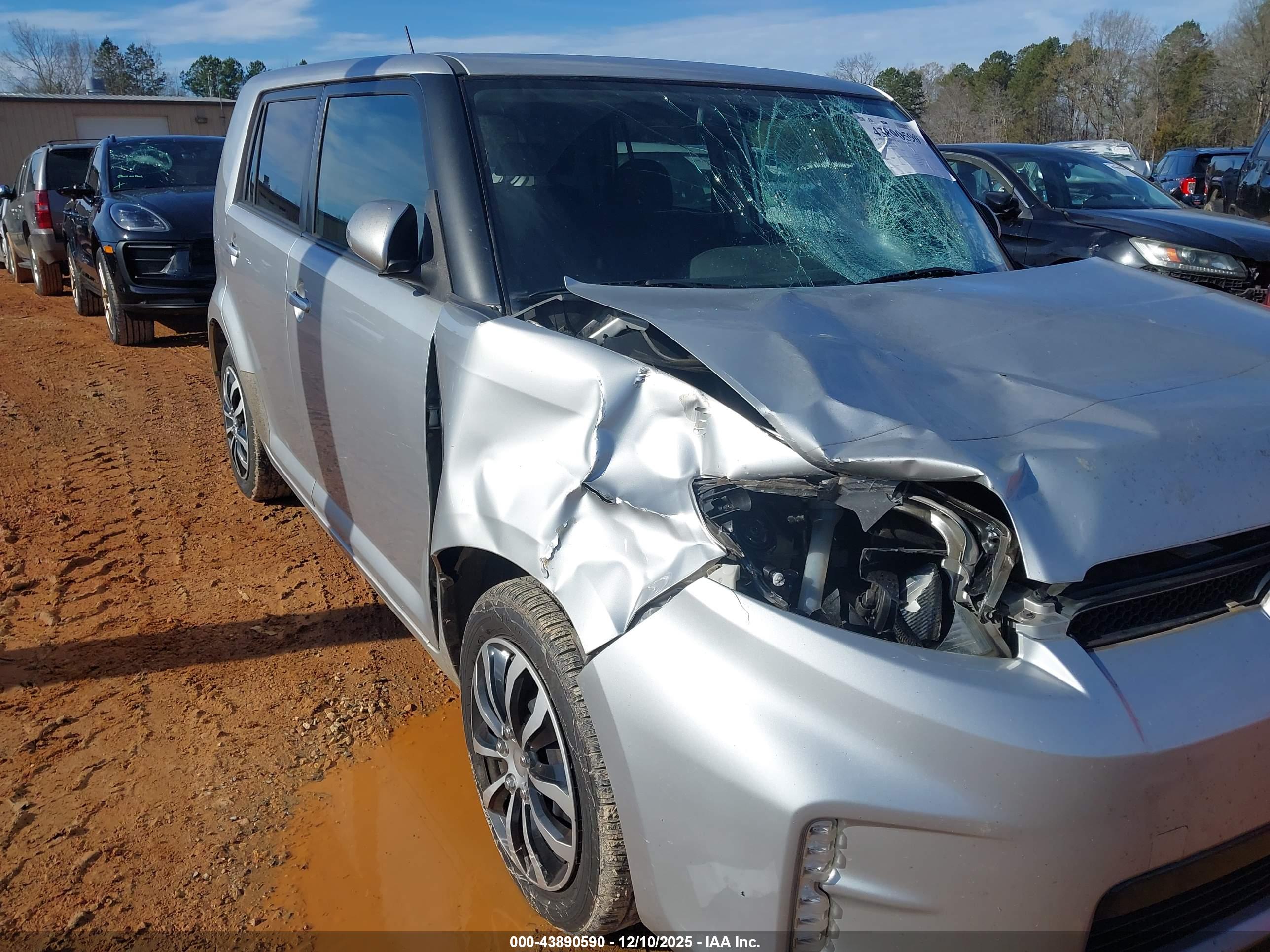 SCION XB image 6