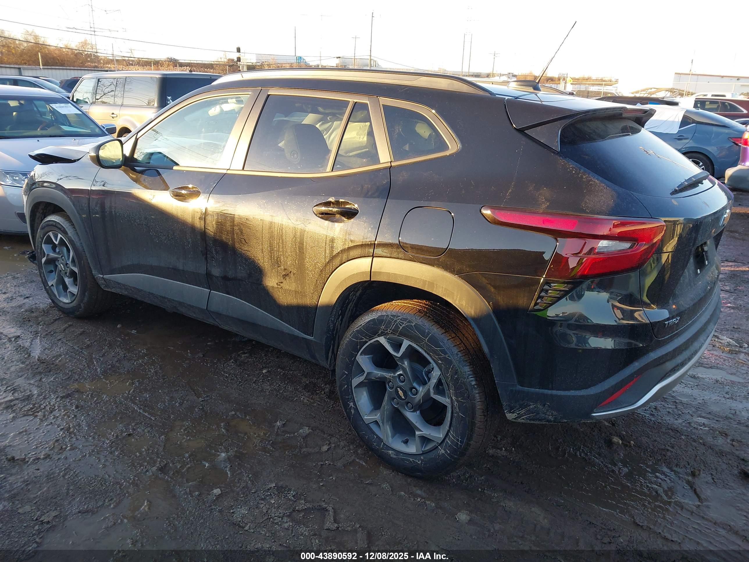 CHEVROLET TRAX image 3
