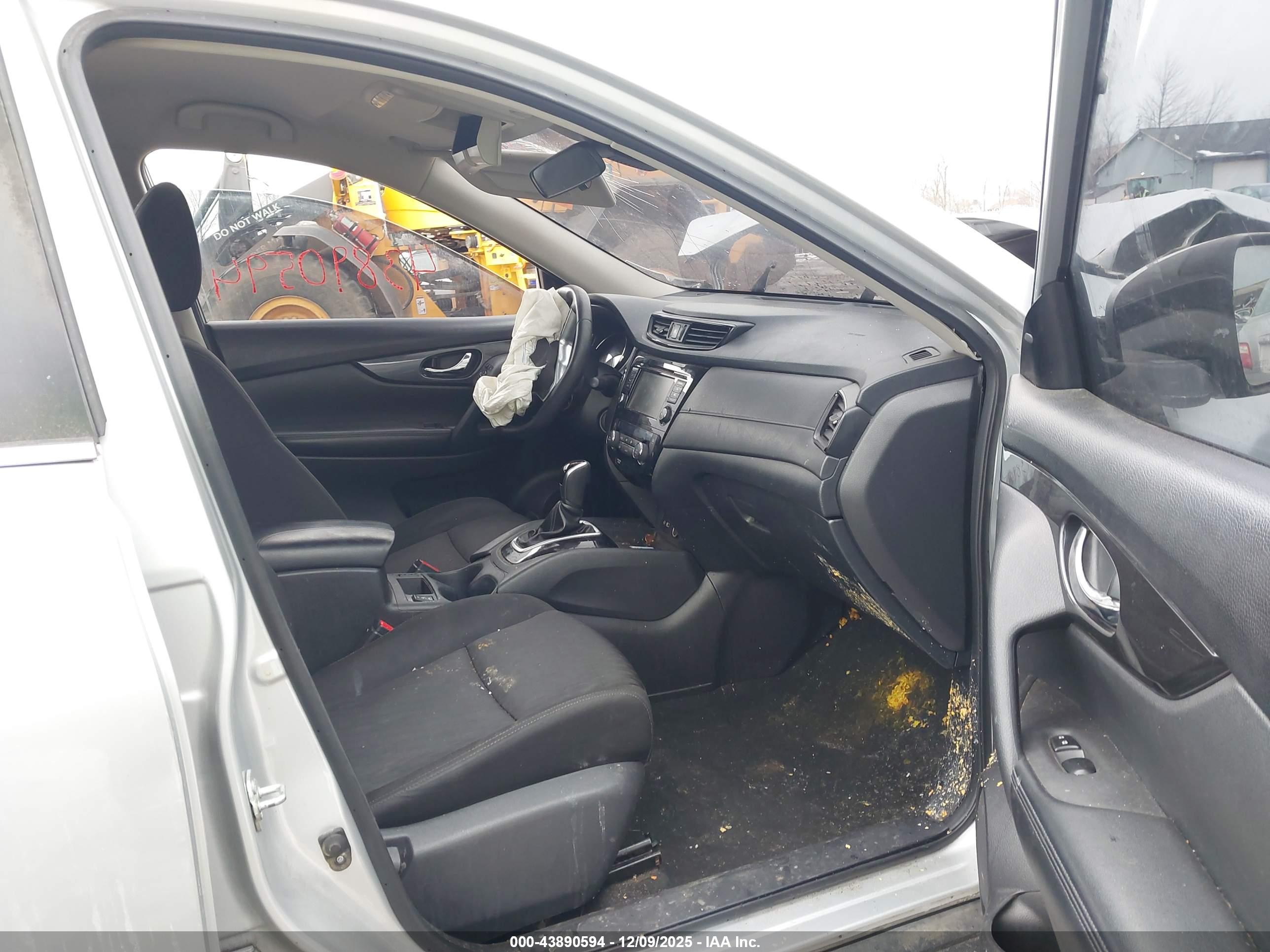 NISSAN ROGUE image 5