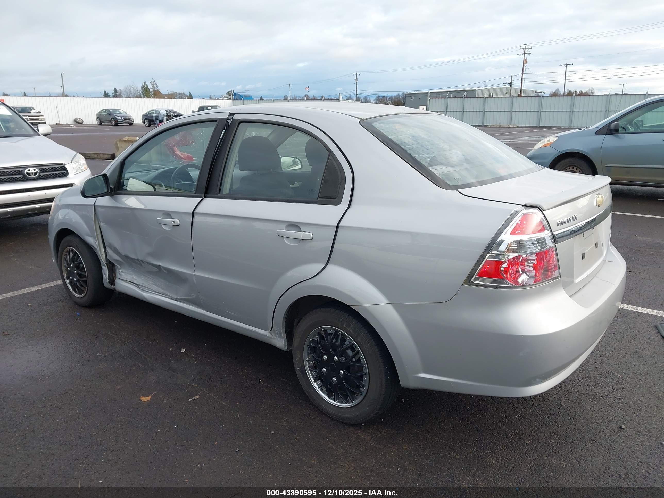 CHEVROLET AVEO image 3