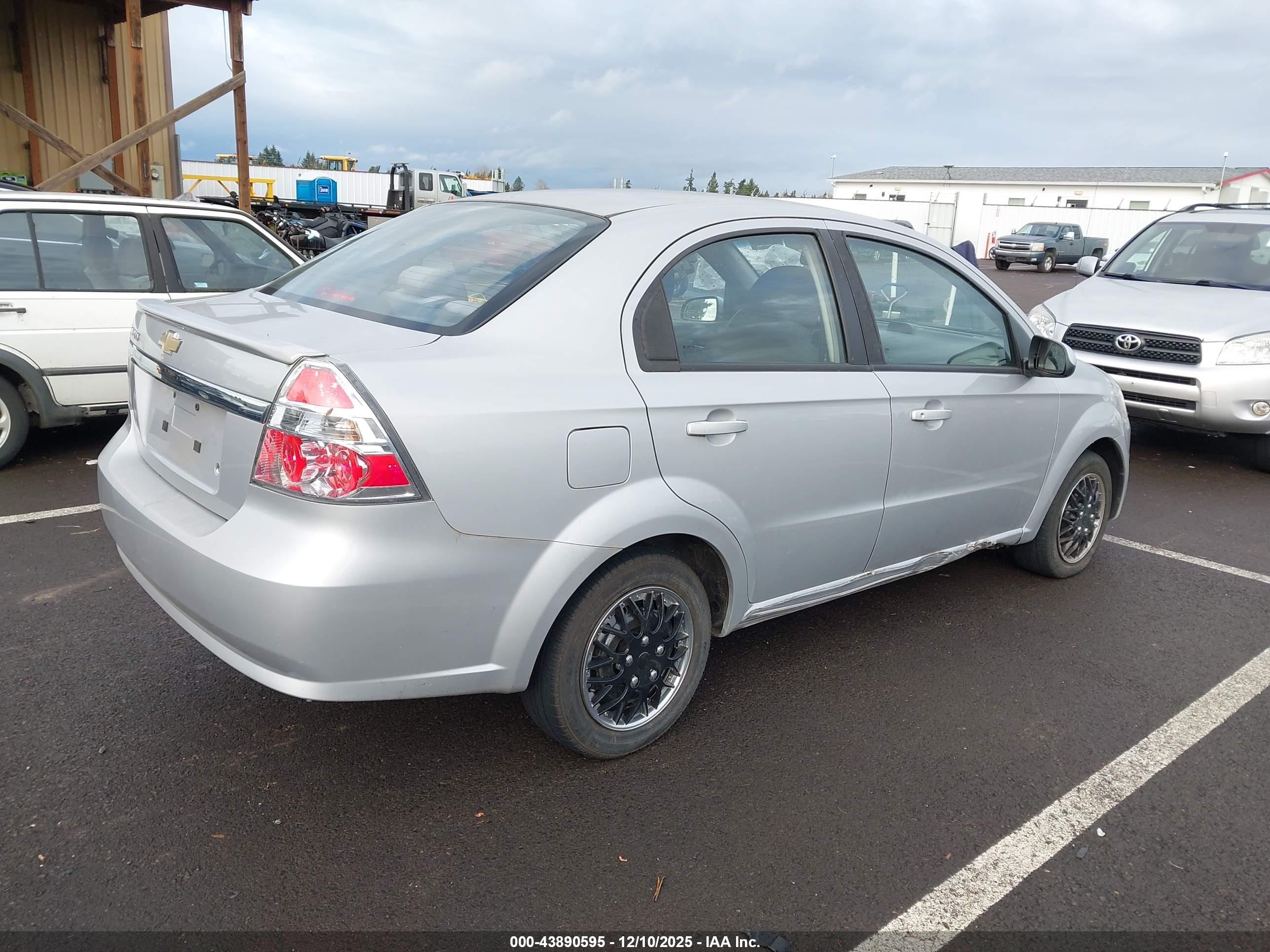 CHEVROLET AVEO image 4