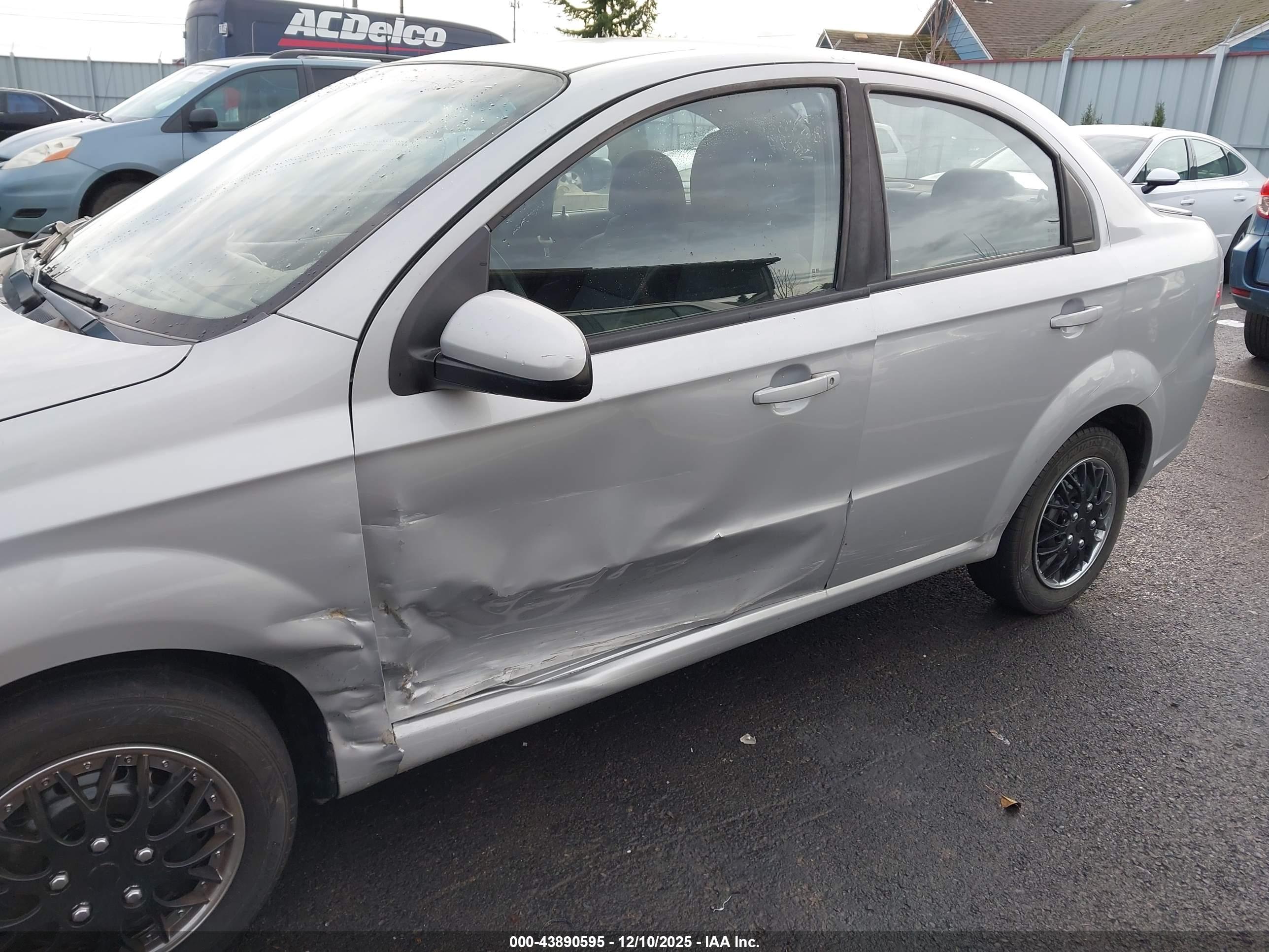 CHEVROLET AVEO image 6